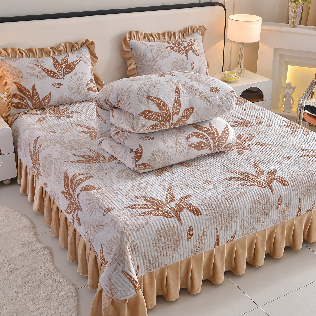 91家纺网 家纺一手货源 找家纺 赫本家纺  2025高克重牛奶绒花边床盖款四件套 麦卡伦