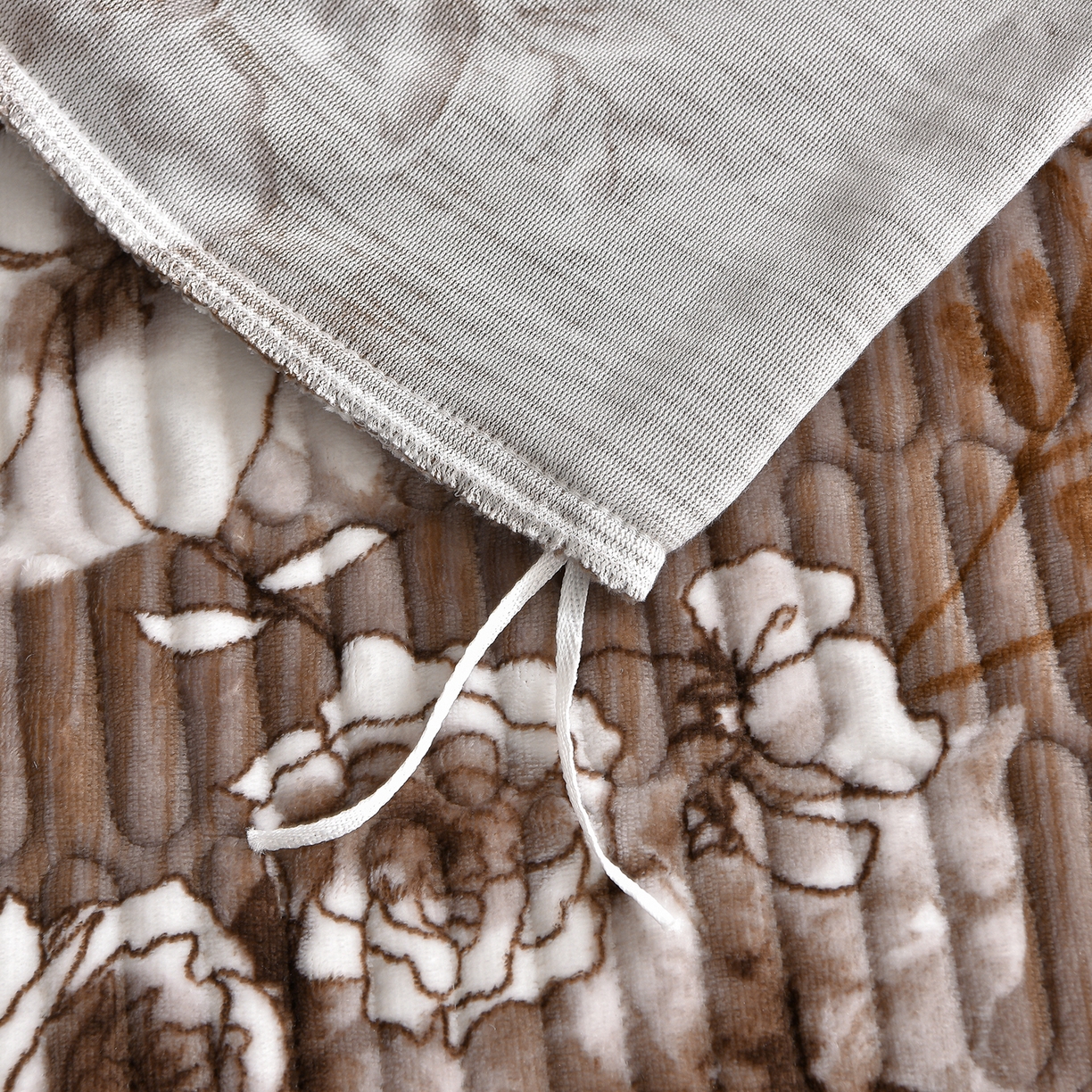 91家纺网 家纺一手货源 找家纺 赫本家纺  2025高克重牛奶绒花边床盖款四件套 墨染江南-灰