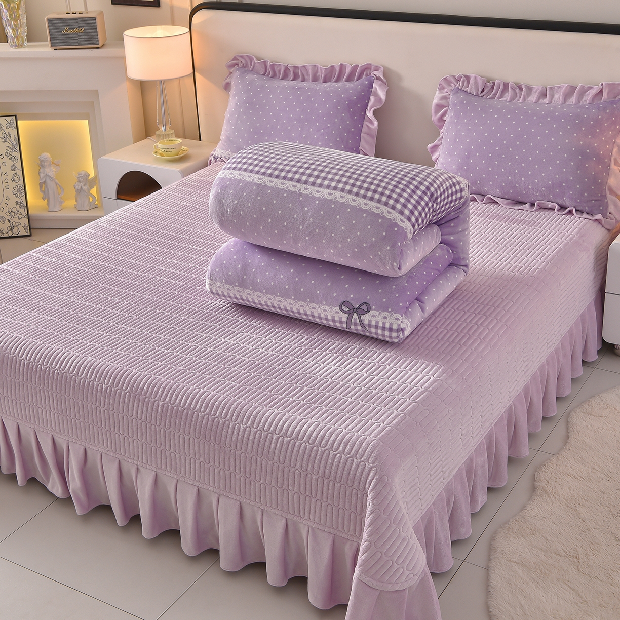 91家纺网 家纺一手货源 找家纺 赫本家纺  2025高克重牛奶绒花边床盖款四件套 欧若拉