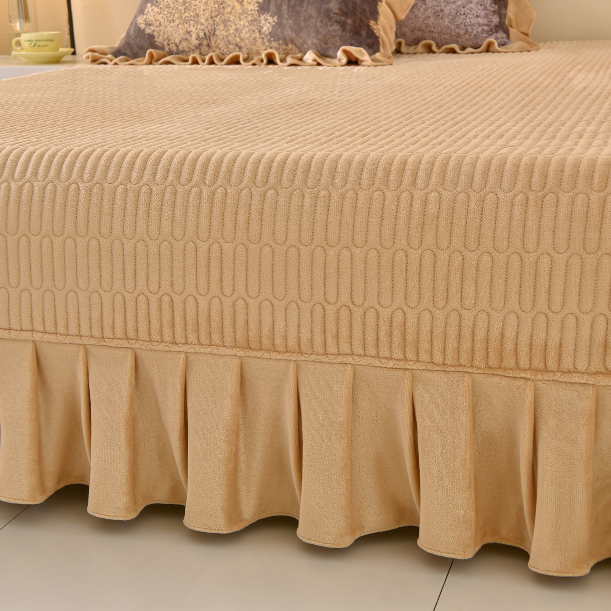 91家纺网 家纺一手货源 找家纺 赫本家纺  2025高克重牛奶绒花边床盖款四件套 山居