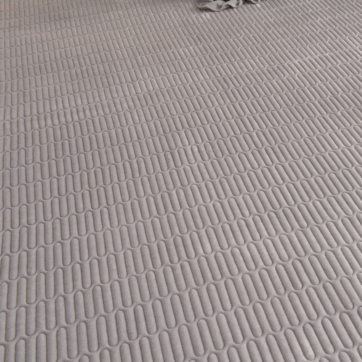 91家纺网 家纺一手货源 找家纺 赫本家纺  2025高克重牛奶绒花边床盖款四件套 约定