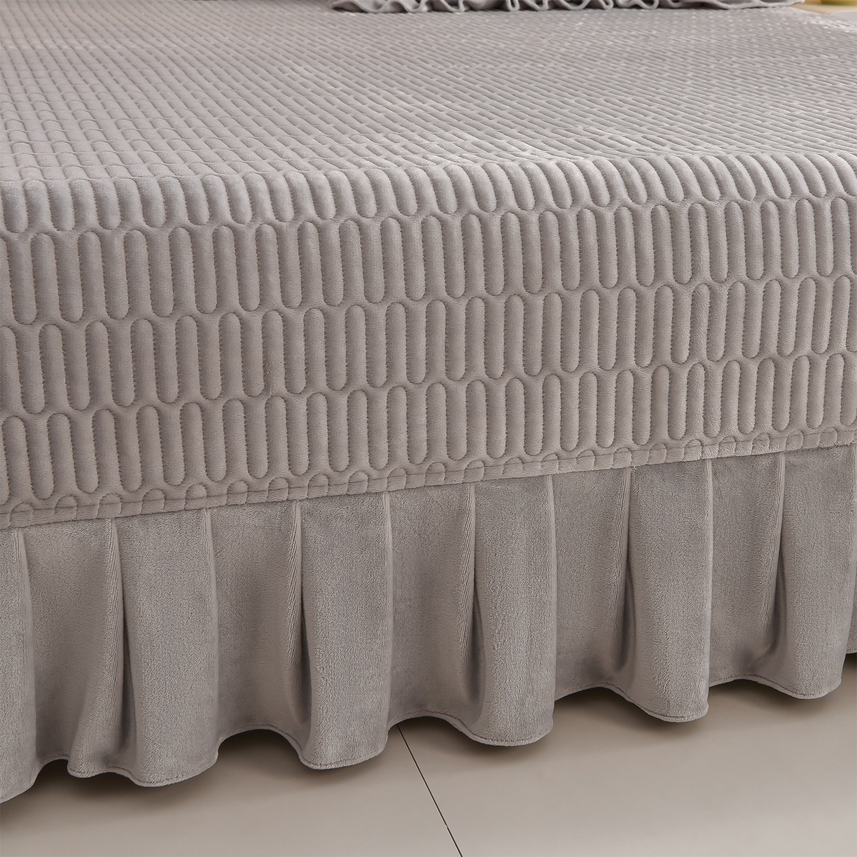 91家纺网 家纺一手货源 找家纺 赫本家纺  2025高克重牛奶绒花边床盖款四件套 约定