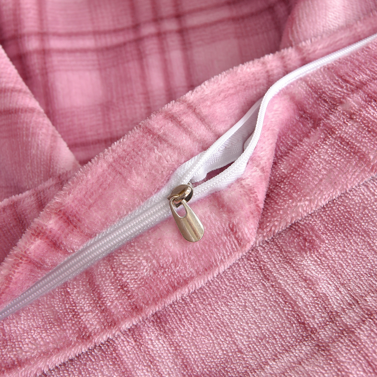 91家纺网 家纺一手货源 找家纺 赫本家纺  2025高克重牛奶绒花边床盖款四件套 云溪