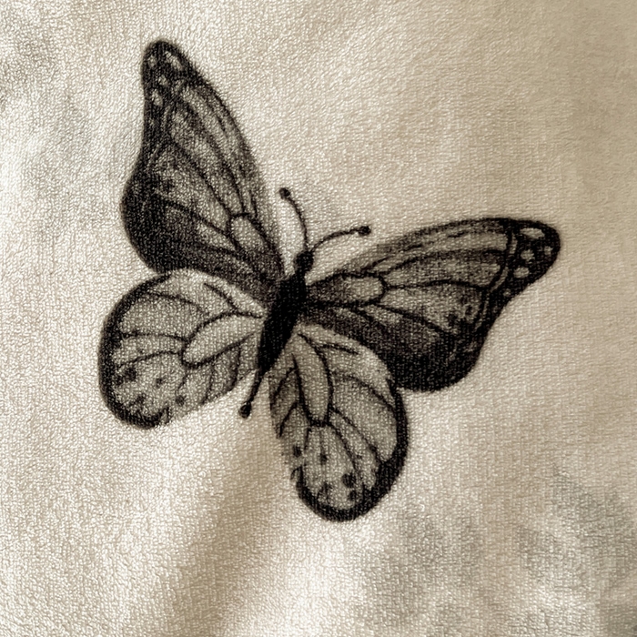 91家纺网 家纺一手货源 找家纺 逸林家纺《原希尔顿逸林》 2025新款牛奶绒床盖夹棉花边韩版印花单床盖三件套床盖单件床盖单品单床盖 床盖-蝴蝶意境