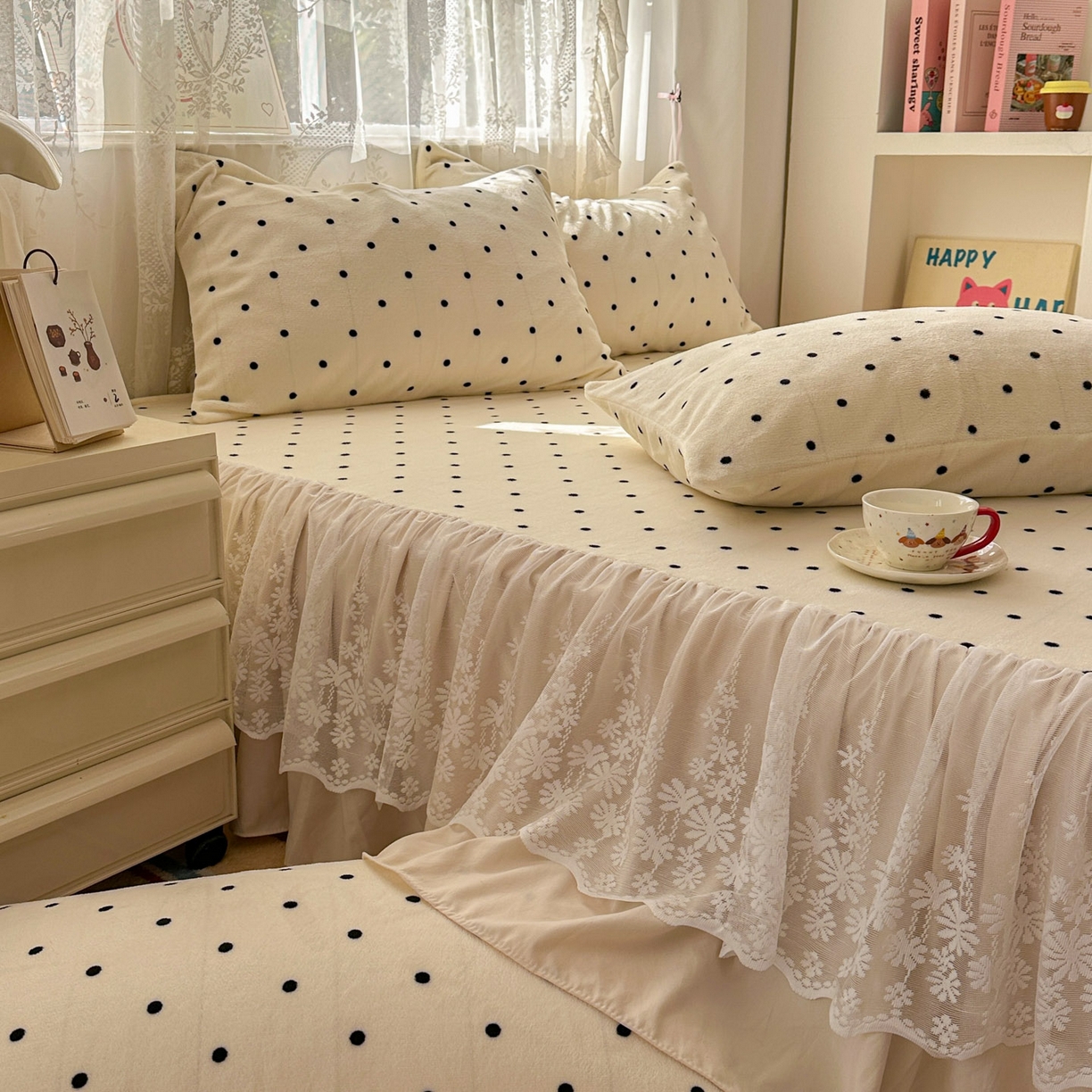 91家纺网 家纺一手货源 找家纺 老K (原美阁） 2025新款蕾丝床裙款牛奶绒三件套单品双层床裙牛奶绒 蕾丝-波点