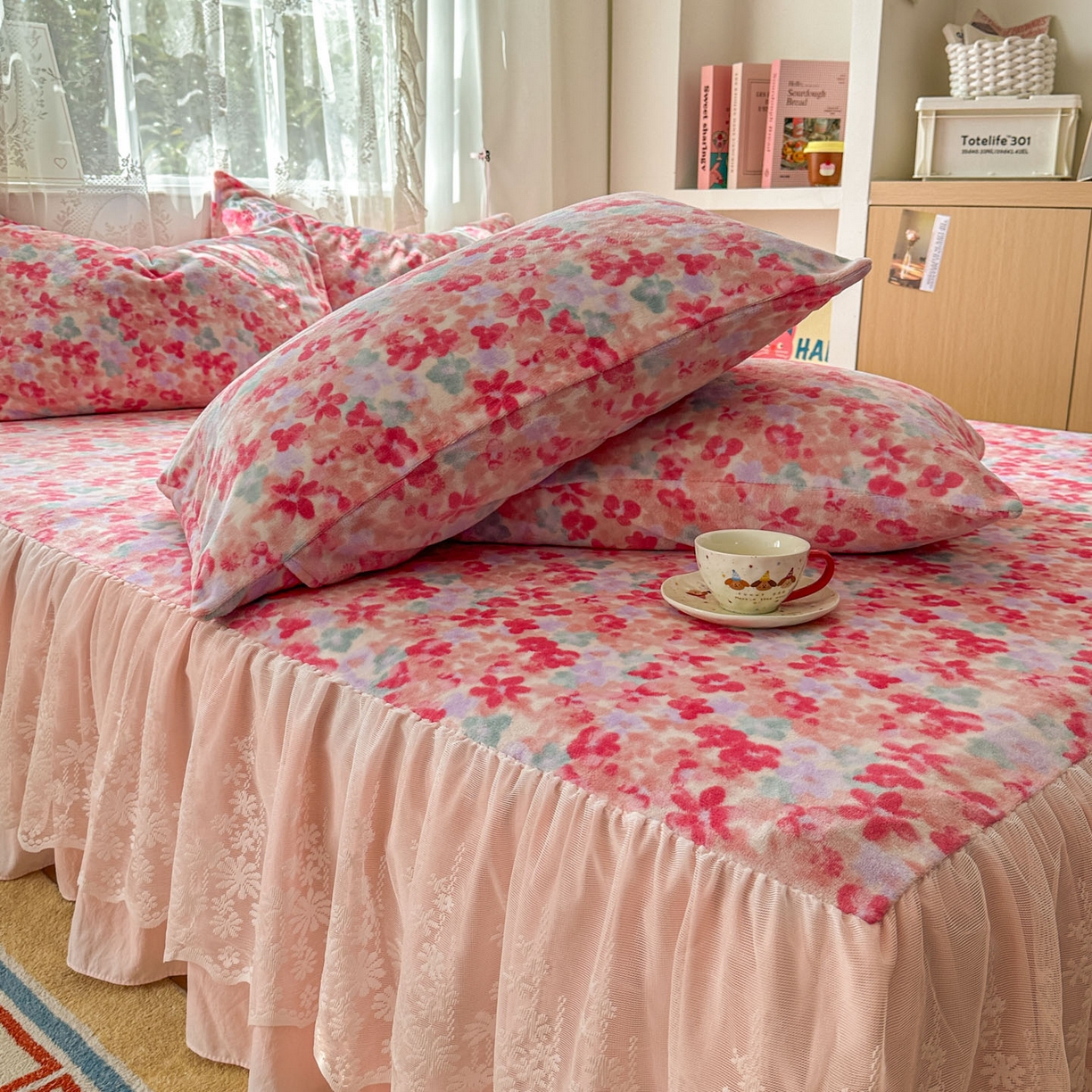 91家纺网 家纺一手货源 找家纺 老K (原美阁） 2025新款蕾丝床裙款牛奶绒三件套单品双层床裙牛奶绒 蕾丝-繁花