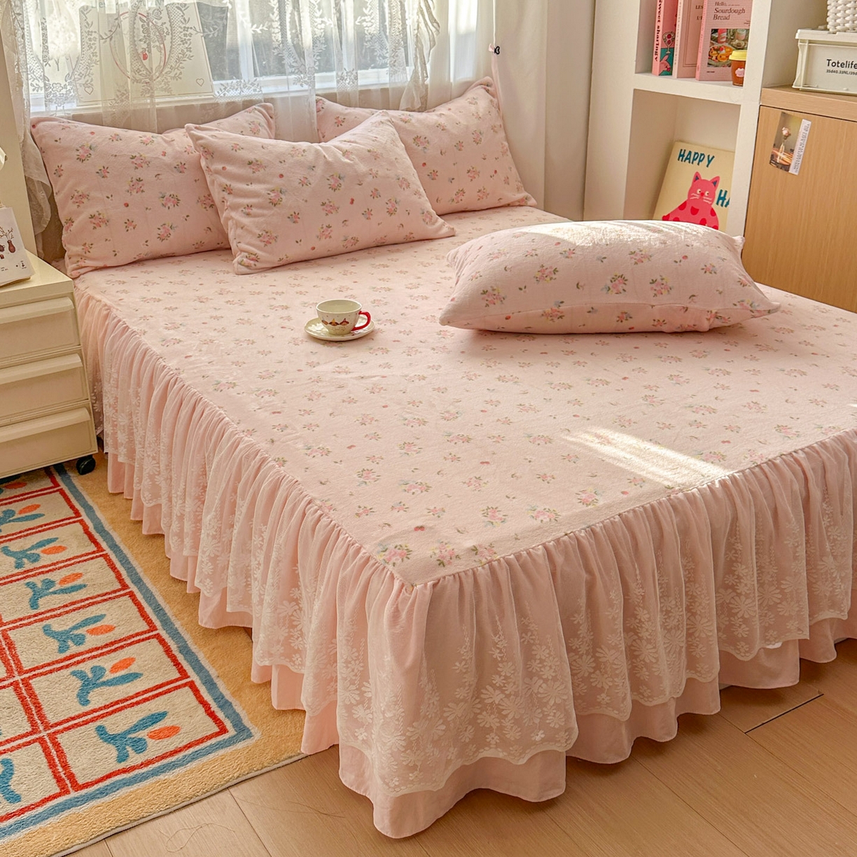 91家纺网 家纺一手货源 找家纺 老K (原美阁） 2025新款蕾丝床裙款牛奶绒三件套单品双层床裙牛奶绒 蕾丝-小粉花