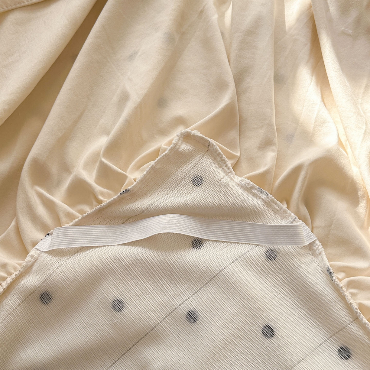 91家纺网 家纺一手货源 找家纺 老K (原美阁） 2025新款蕾丝床裙款牛奶绒三件套单品双层床裙牛奶绒 蕾丝-波点