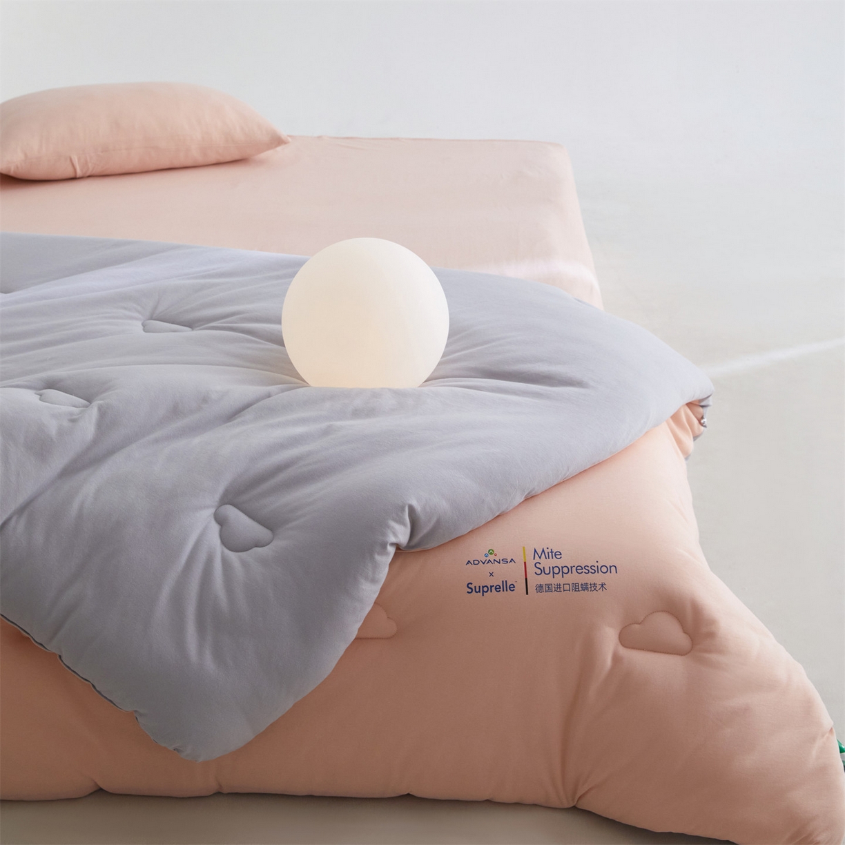 91家纺网 家纺一手货源 找家纺 头等舱 2025新款全棉A类针织 零压 深睡 德国ADVANSA 抗菌 100%阻螨低致敏秋冬被（空镜图） 蜜桃糖霜
