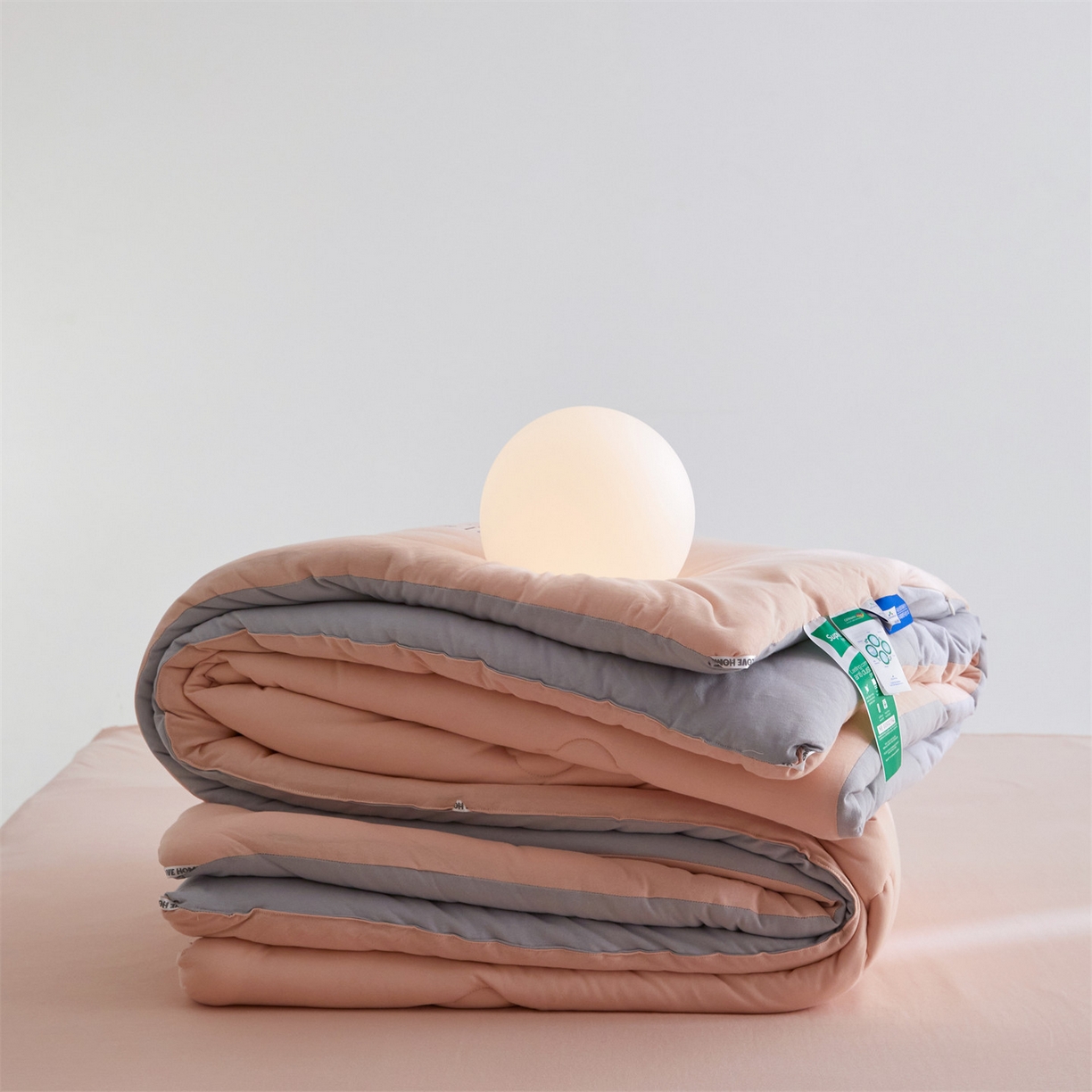 91家纺网 家纺一手货源 找家纺 头等舱 2025新款全棉A类针织 零压 深睡 德国ADVANSA 抗菌 100%阻螨低致敏秋冬被（空镜图） 蜜桃糖霜