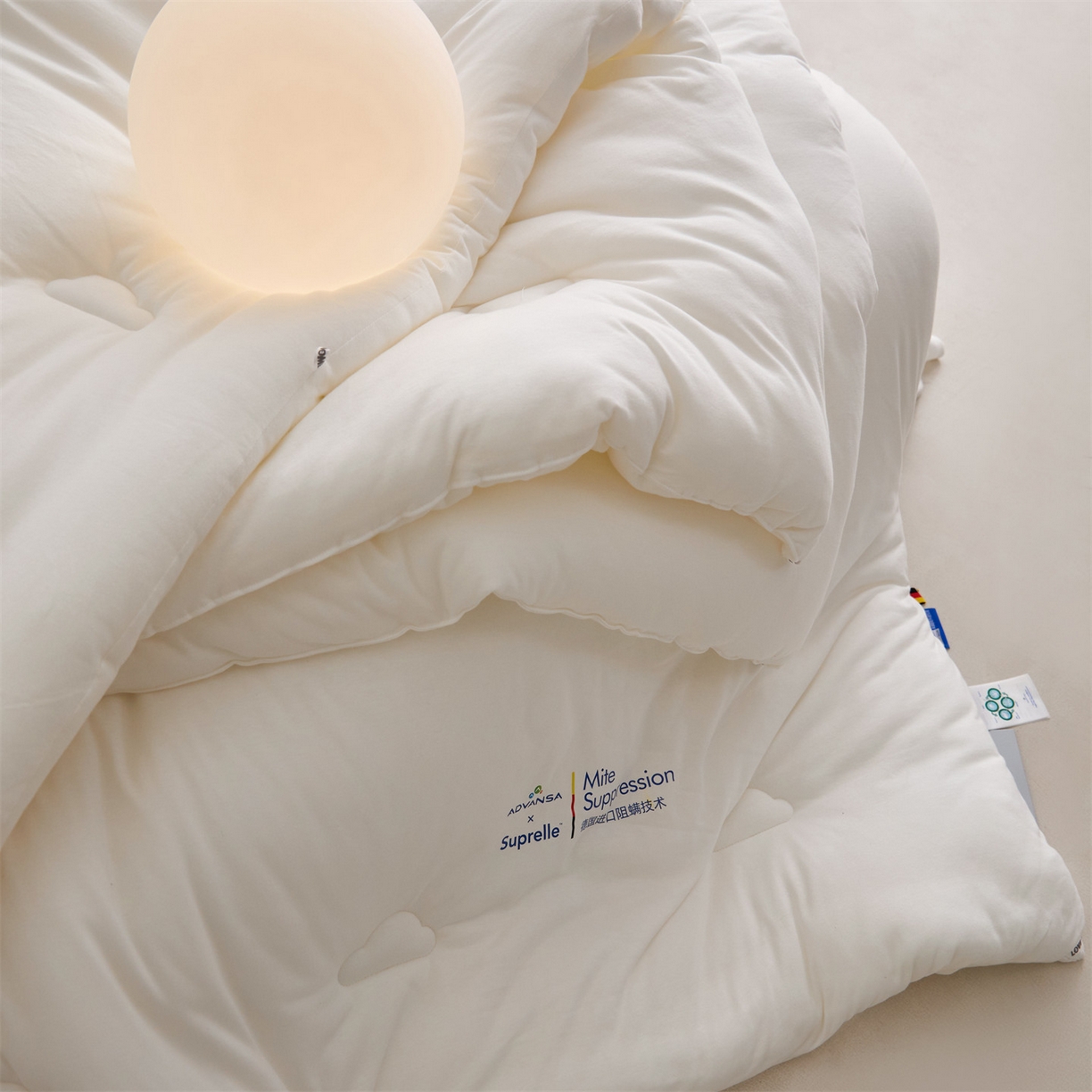 91家纺网 家纺一手货源 找家纺 头等舱 2025新款全棉A类针织 零压 深睡 德国ADVANSA 抗菌 100%阻螨低致敏秋冬被（空镜图） 舒芙蕾白