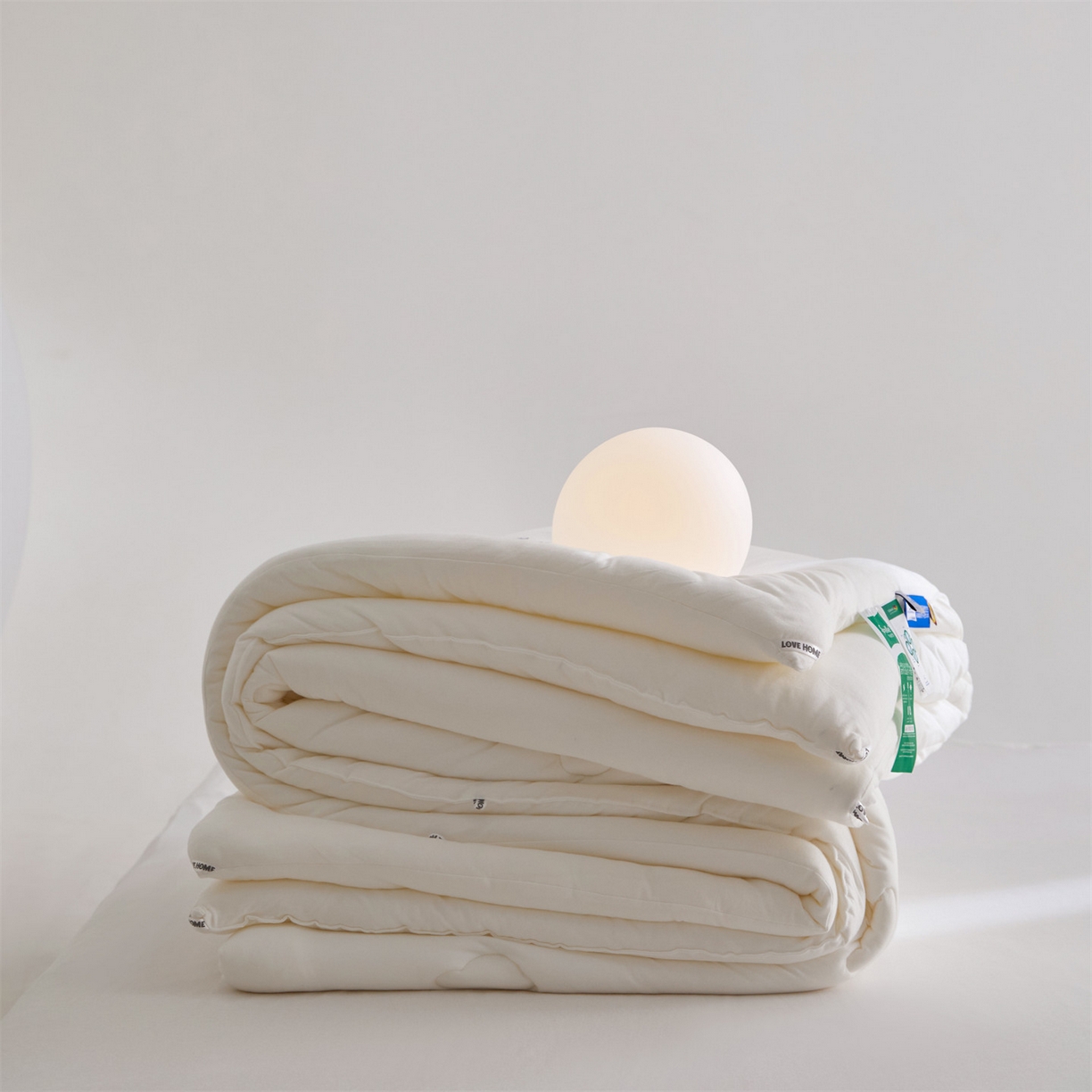 91家纺网 家纺一手货源 找家纺 头等舱 2025新款全棉A类针织 零压 深睡 德国ADVANSA 抗菌 100%阻螨低致敏秋冬被（空镜图） 舒芙蕾白