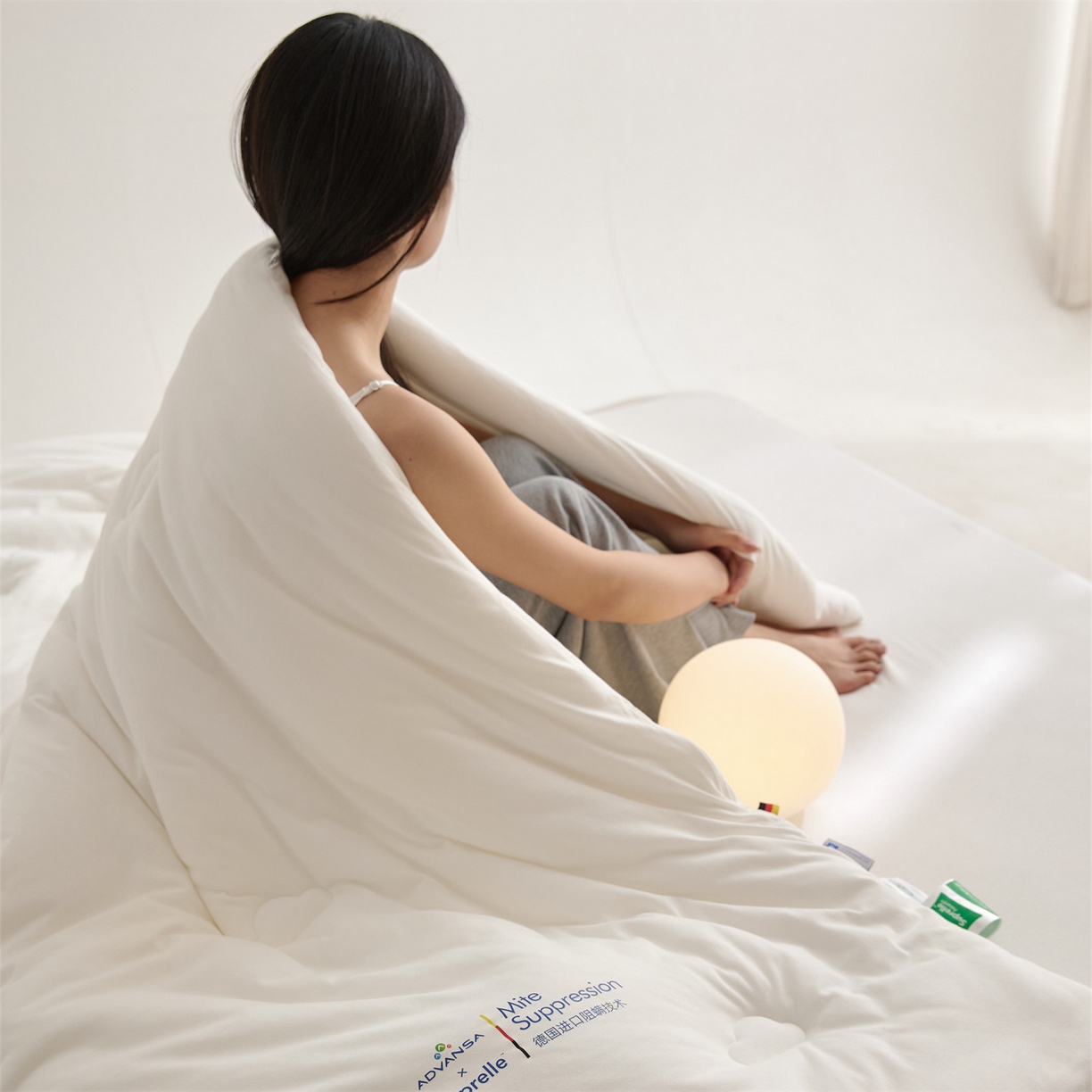 91家纺网 家纺一手货源 找家纺 （总）头等舱 2025新款全棉A类针织 零压 深睡 德国ADVANSA 抗菌 100%阻螨低致敏秋冬被（模特图）