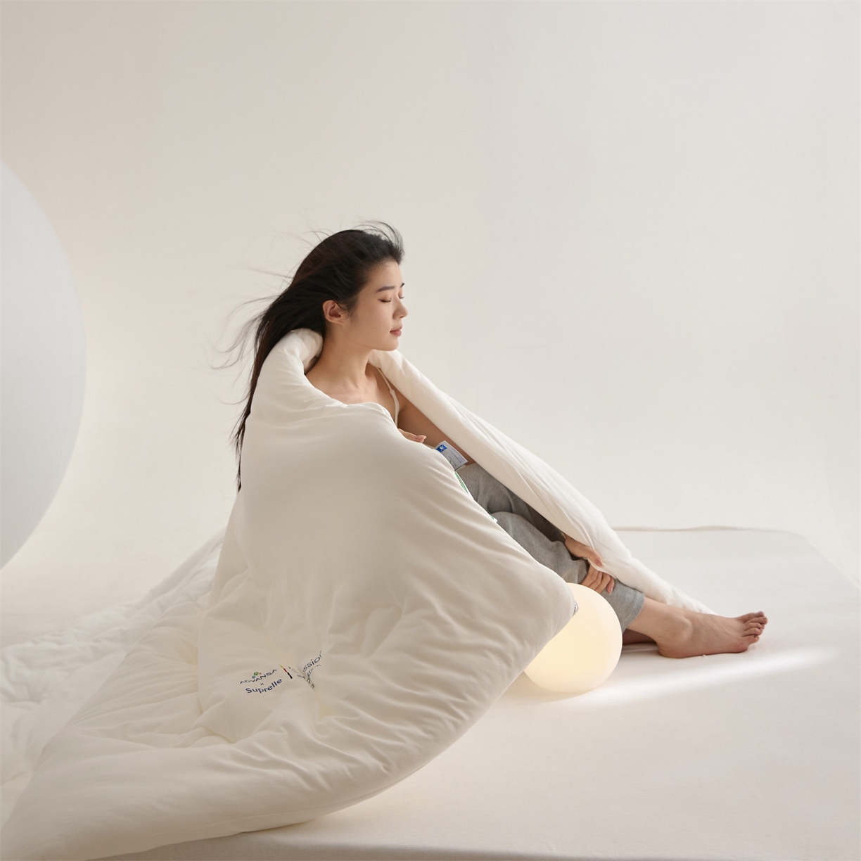 91家纺网 家纺一手货源 找家纺 （总）头等舱 2025新款全棉A类针织 零压 深睡 德国ADVANSA 抗菌 100%阻螨低致敏秋冬被（模特图）