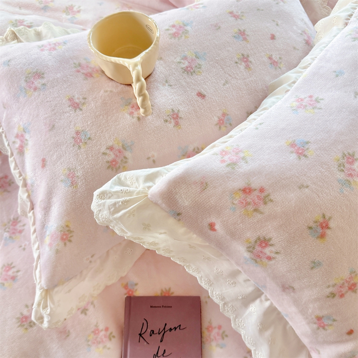 91家纺网 家纺一手货源 找家纺 欧尚 2025新款牛奶绒花边床盖四件套 花小玉