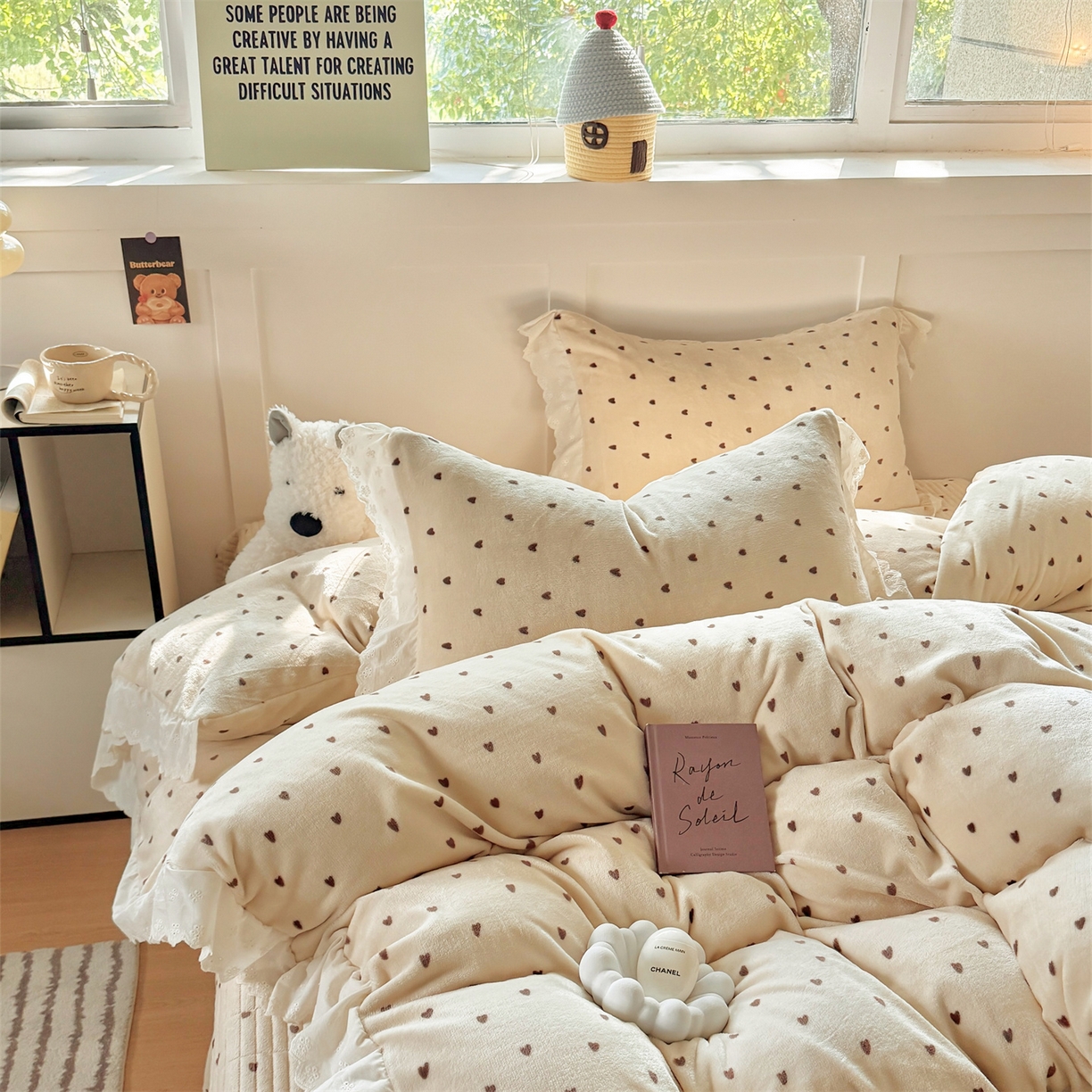 91家纺网 家纺一手货源 找家纺 欧尚 2025新款牛奶绒花边床盖四件套 咖色小心心