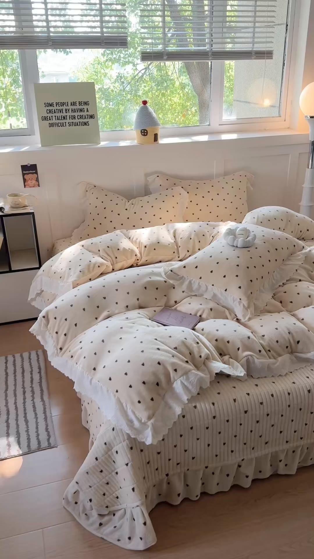 91家纺网 家纺一手货源 找家纺 欧尚 2025新款牛奶绒花边床盖四件套 咖色小心心