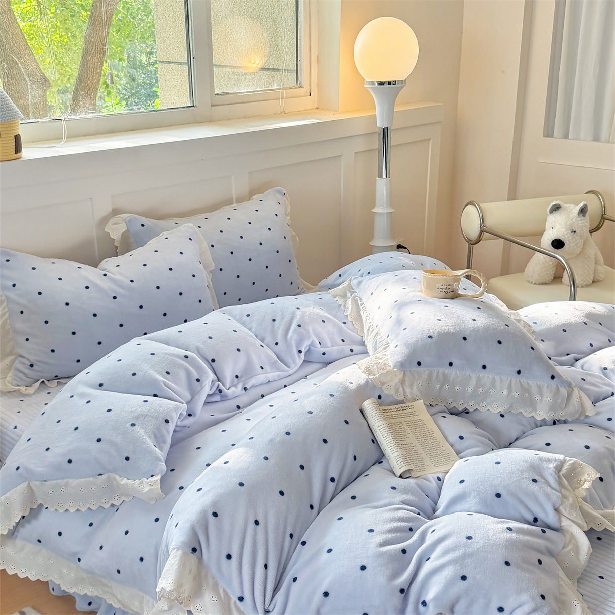 91家纺网 家纺一手货源 找家纺 欧尚 2025新款牛奶绒花边床盖四件套 蓝点点
