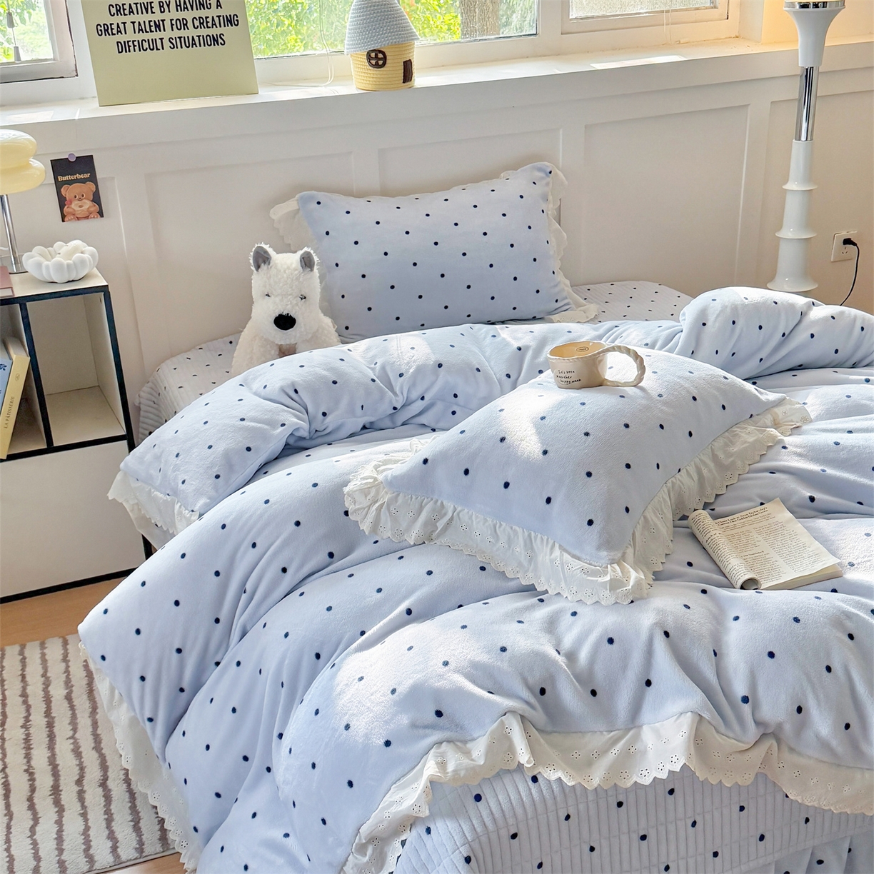 91家纺网 家纺一手货源 找家纺 欧尚 2025新款牛奶绒花边床盖四件套 蓝点点