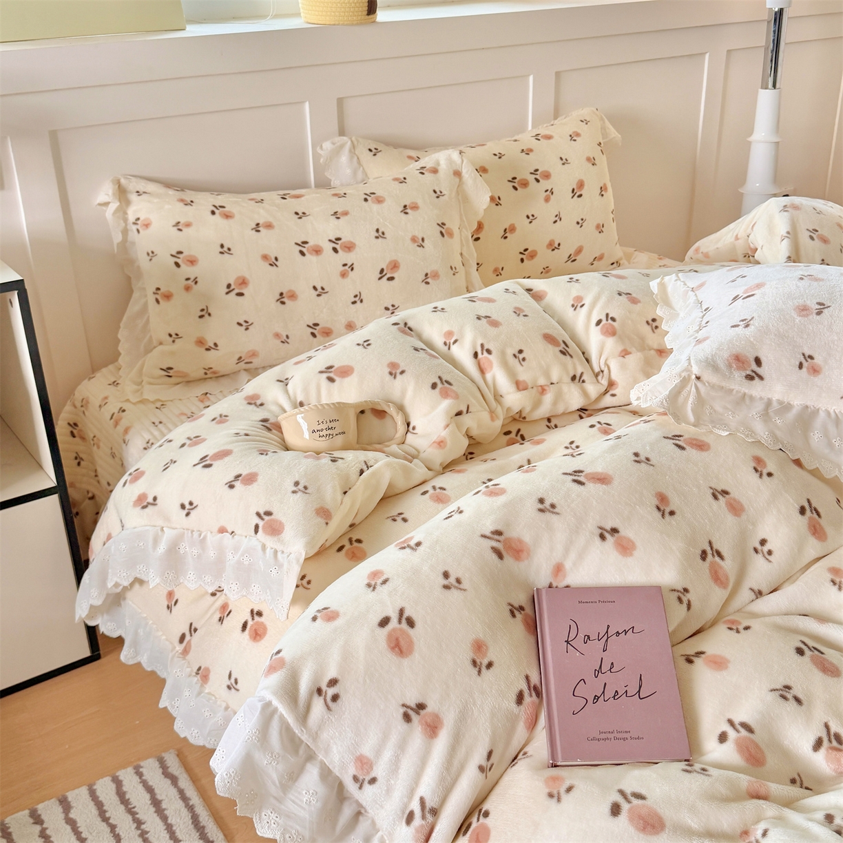 91家纺网 家纺一手货源 找家纺 欧尚 2025新款牛奶绒花边床盖四件套 慕然