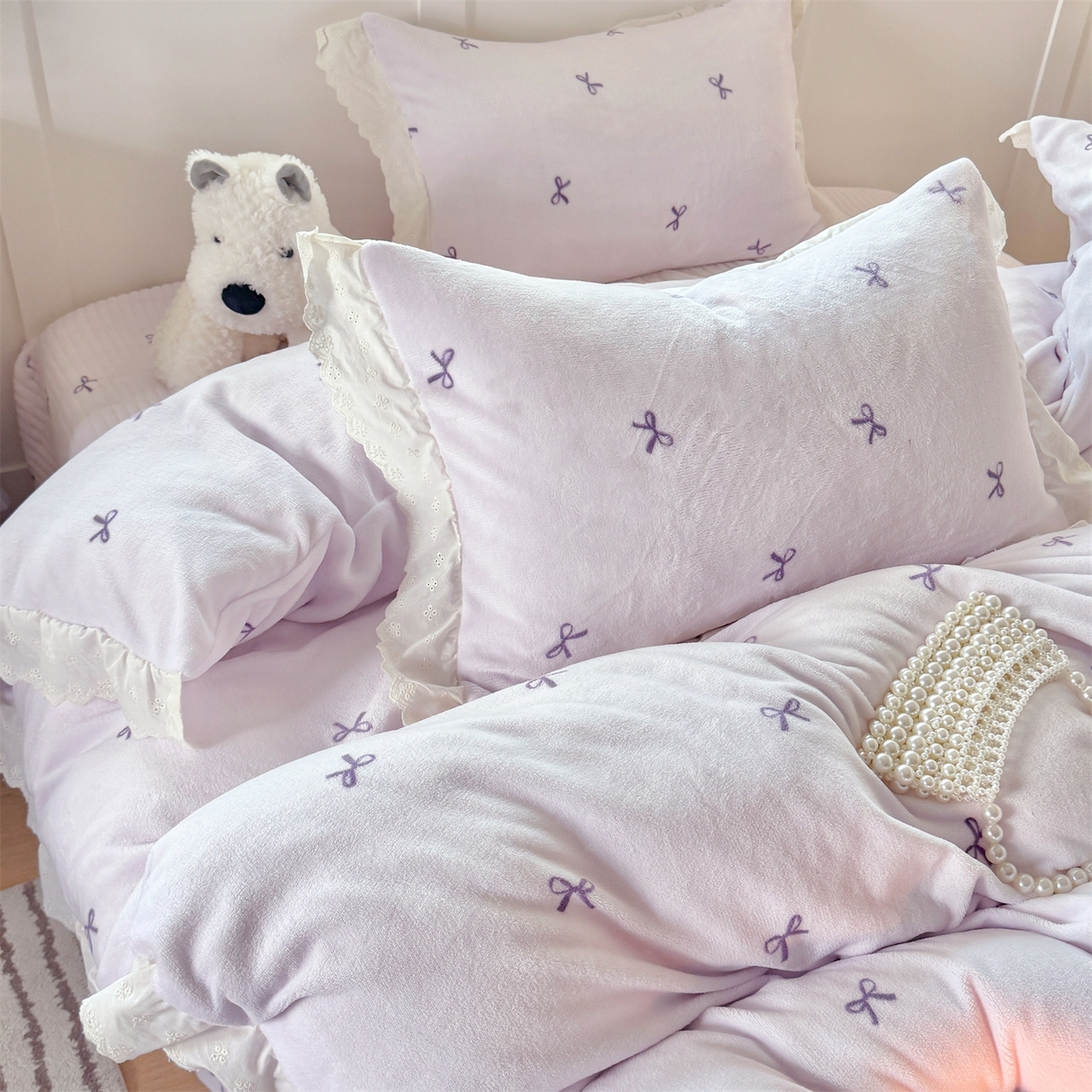 91家纺网 家纺一手货源 找家纺 欧尚 2025新款牛奶绒花边床盖四件套 仙女紫