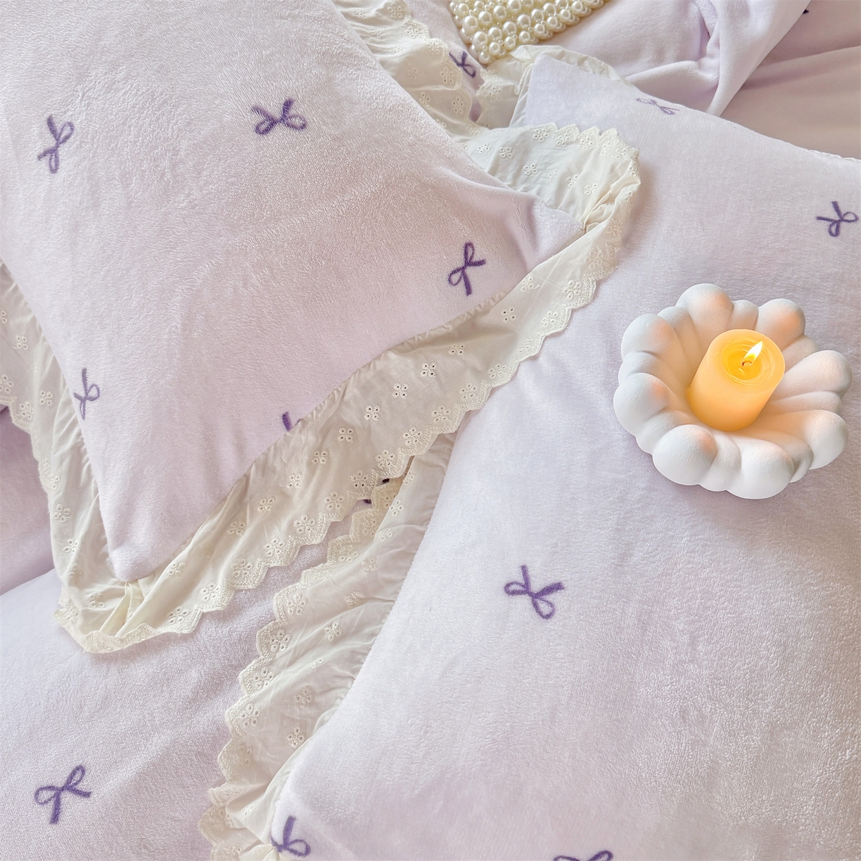 91家纺网 家纺一手货源 找家纺 欧尚 2025新款牛奶绒花边床盖四件套 仙女紫