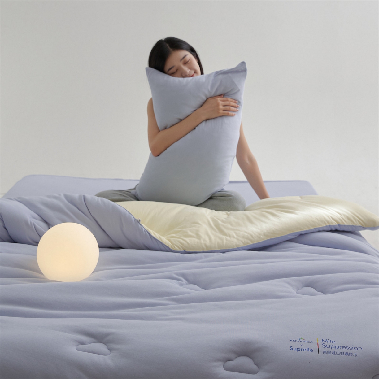 91家纺网 家纺一手货源 找家纺 头等舱 2025新款全棉A类针织 零压 深睡 德国ADVANSA 抗菌 100%阻螨低致敏秋冬被（模特图） 蓝莓乳酪