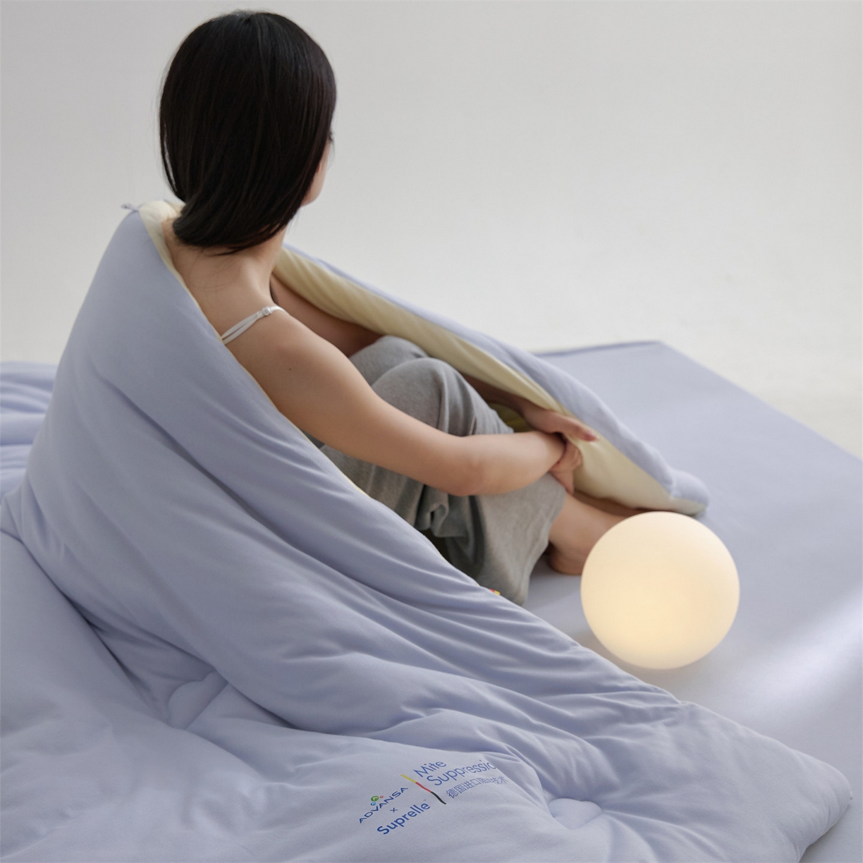 91家纺网 家纺一手货源 找家纺 头等舱 2025新款全棉A类针织 零压 深睡 德国ADVANSA 抗菌 100%阻螨低致敏秋冬被（模特图） 蓝莓乳酪