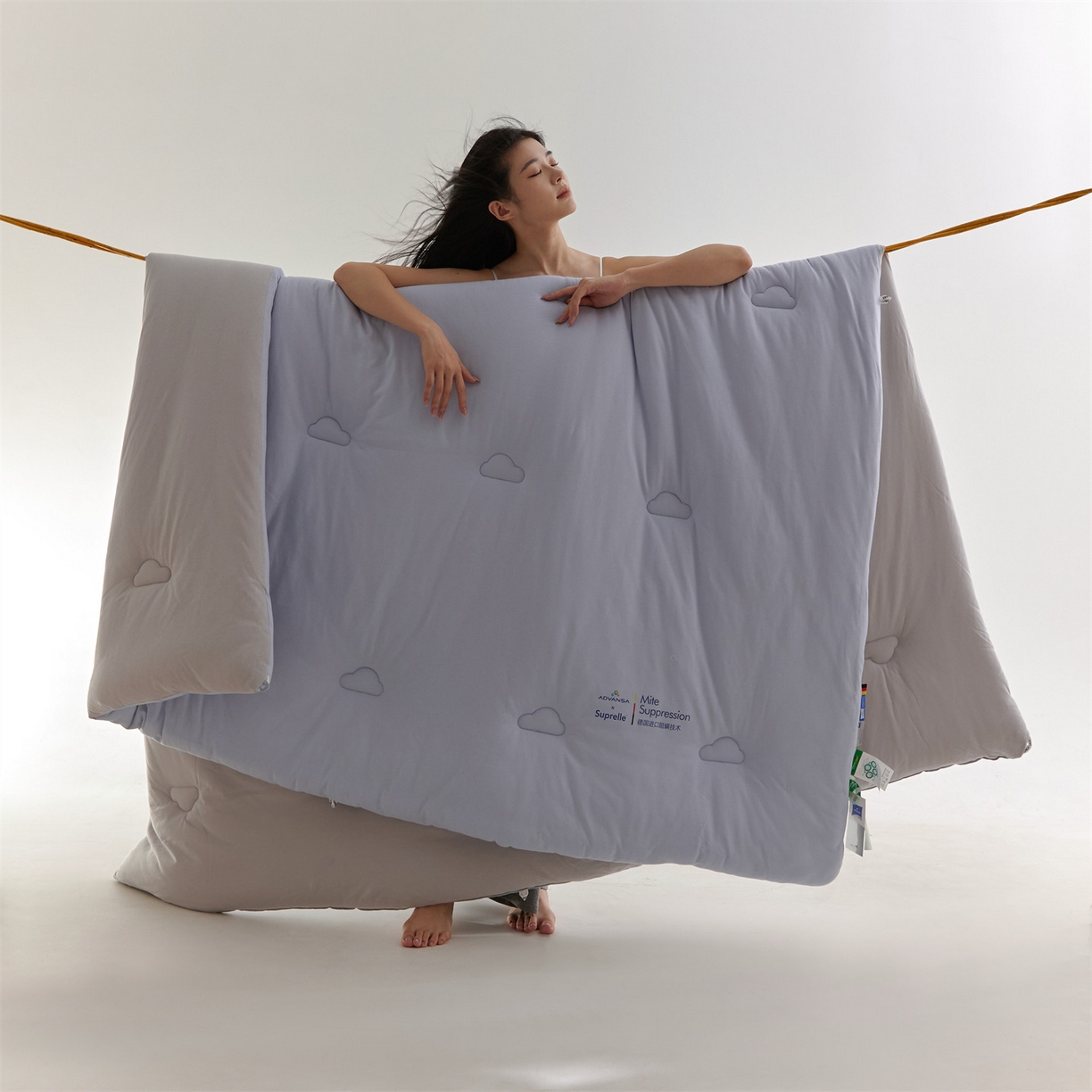 91家纺网 家纺一手货源 找家纺 头等舱 2025新款全棉A类针织 零压 深睡 德国ADVANSA 抗菌 100%阻螨低致敏秋冬被（模特图） 蓝莓糖霜