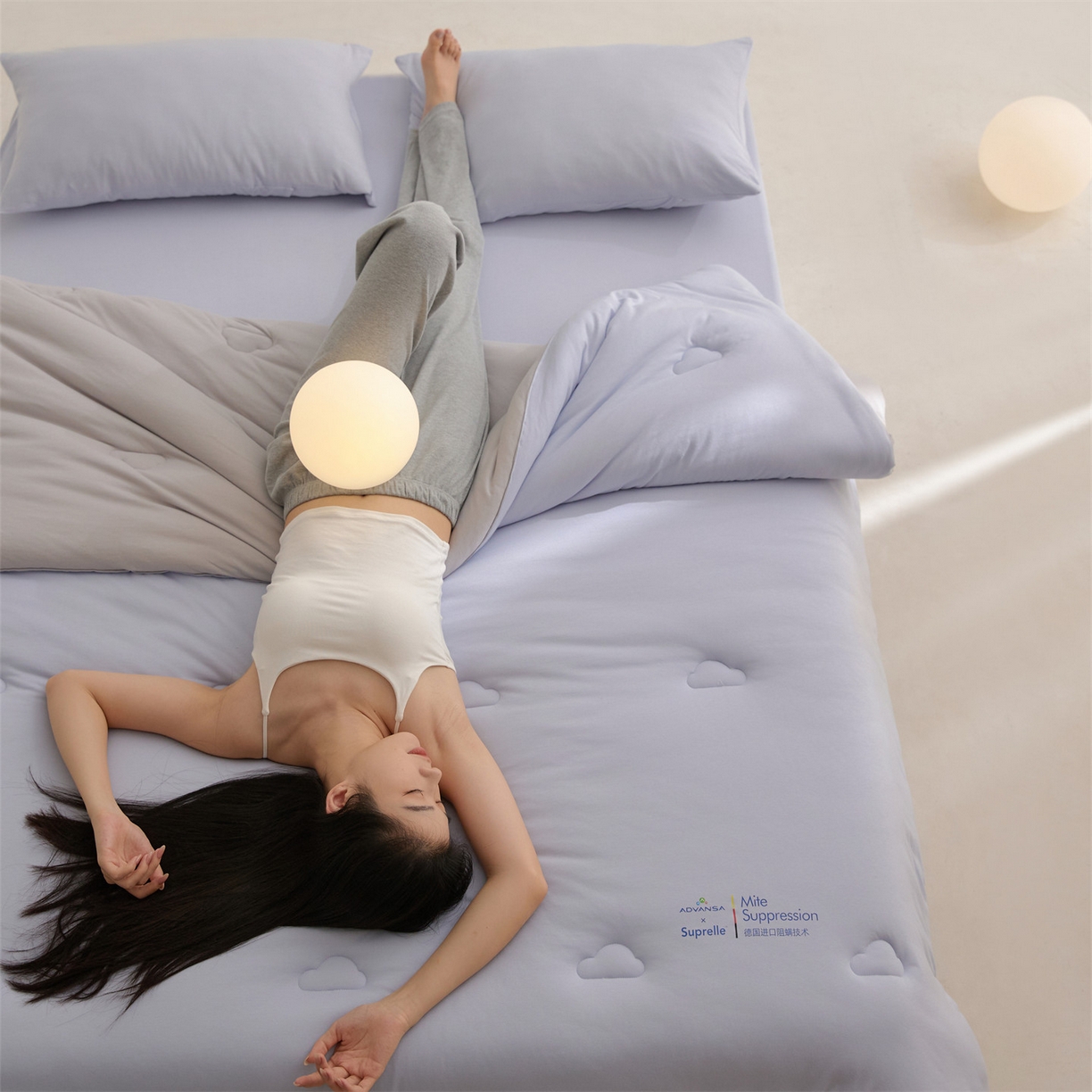 91家纺网 家纺一手货源 找家纺 头等舱 2025新款全棉A类针织 零压 深睡 德国ADVANSA 抗菌 100%阻螨低致敏秋冬被（模特图） 蓝莓糖霜