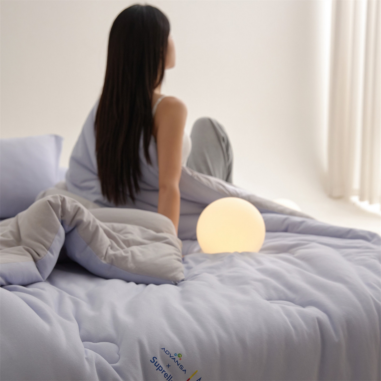 91家纺网 家纺一手货源 找家纺 头等舱 2025新款全棉A类针织 零压 深睡 德国ADVANSA 抗菌 100%阻螨低致敏秋冬被（模特图） 蓝莓糖霜