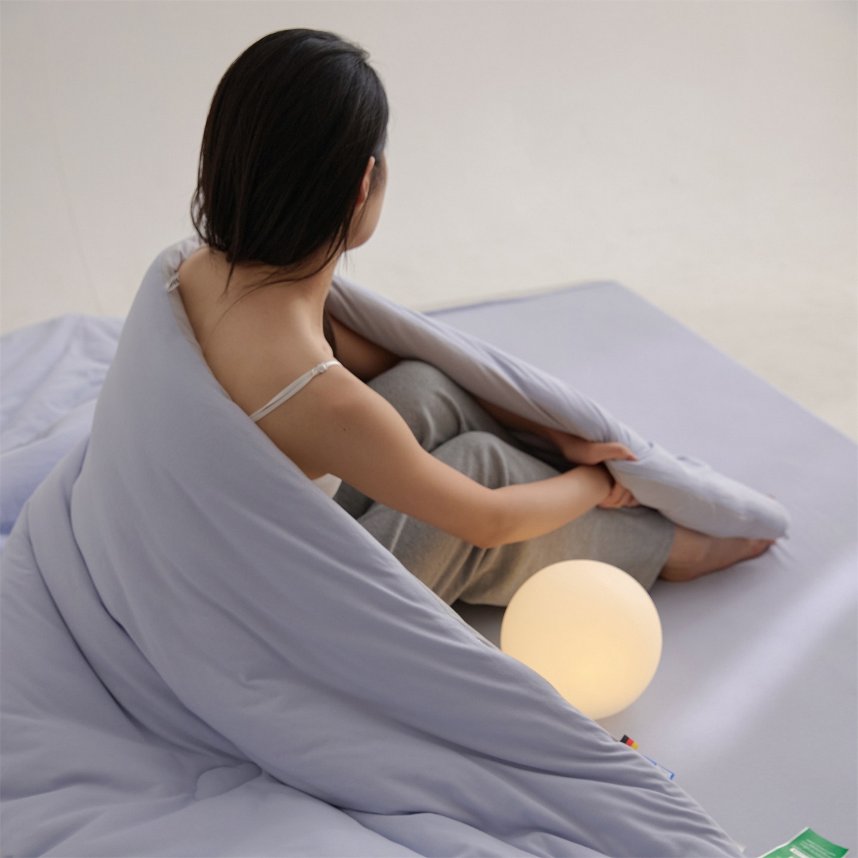 91家纺网 家纺一手货源 找家纺 头等舱 2025新款全棉A类针织 零压 深睡 德国ADVANSA 抗菌 100%阻螨低致敏秋冬被（模特图） 蓝莓糖霜