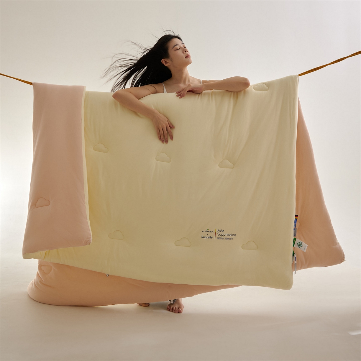 91家纺网 家纺一手货源 找家纺 头等舱 2025新款全棉A类针织 零压 深睡 德国ADVANSA 抗菌 100%阻螨低致敏秋冬被（模特图） 乳酪蜜桃