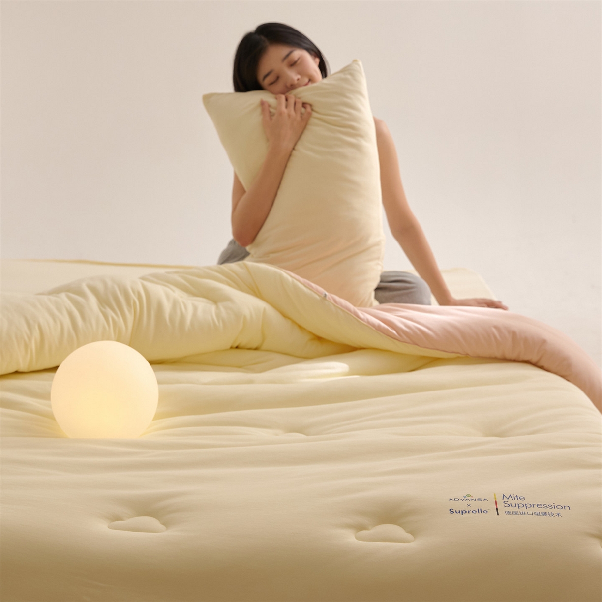 91家纺网 家纺一手货源 找家纺 头等舱 2025新款全棉A类针织 零压 深睡 德国ADVANSA 抗菌 100%阻螨低致敏秋冬被（模特图） 乳酪蜜桃