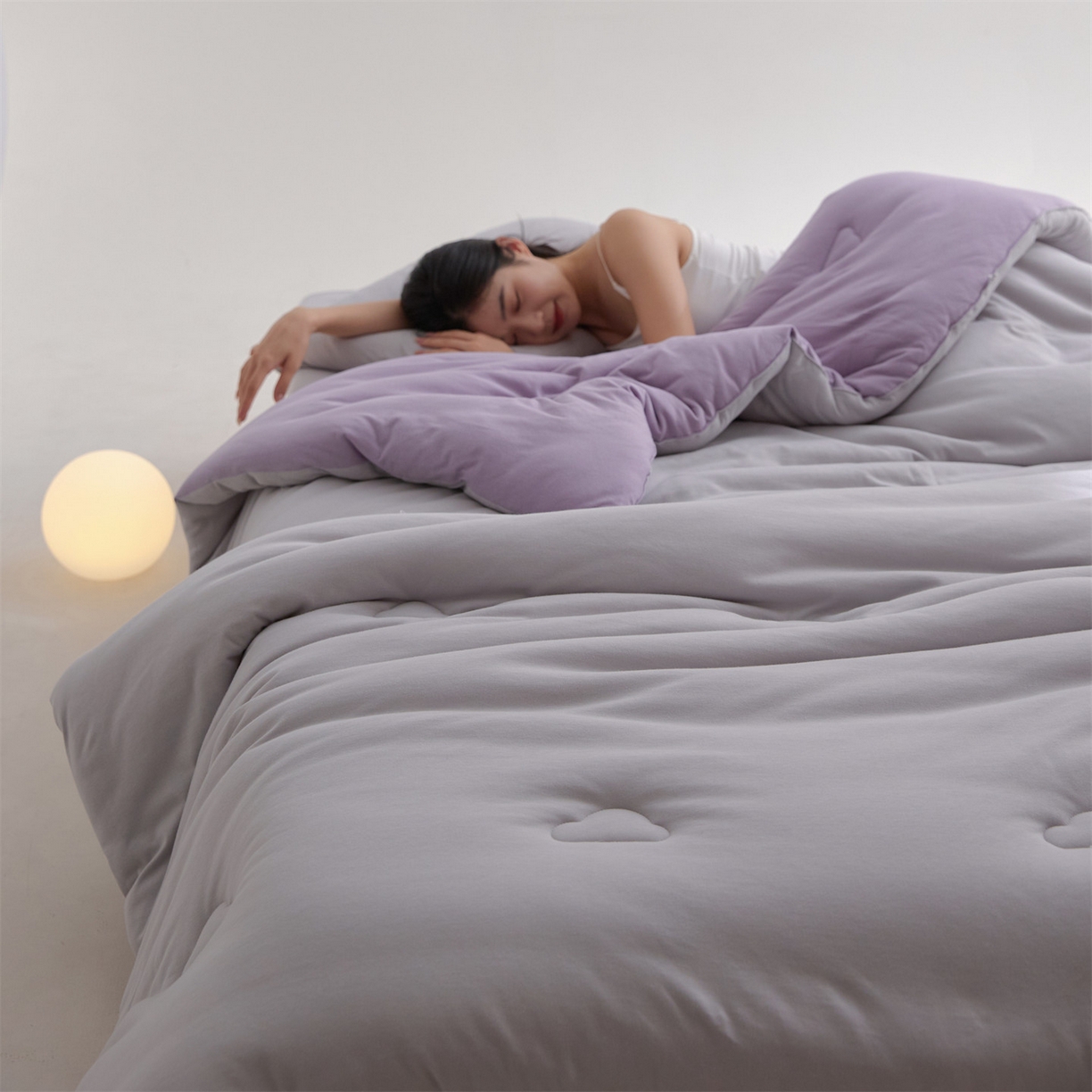 91家纺网 家纺一手货源 找家纺 头等舱 2025新款全棉A类针织 零压 深睡 德国ADVANSA 抗菌 100%阻螨低致敏秋冬被（模特图） 糖霜芋泥