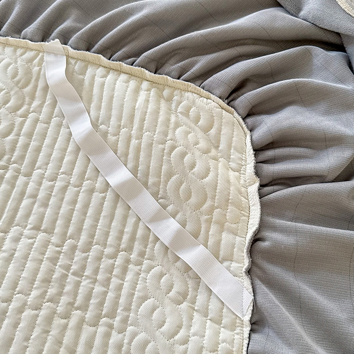 91家纺网 家纺一手货源 找家纺 优姿家纺 2025新款牛奶绒花边绣花床盖四件套 花漾时光-雾霾蓝