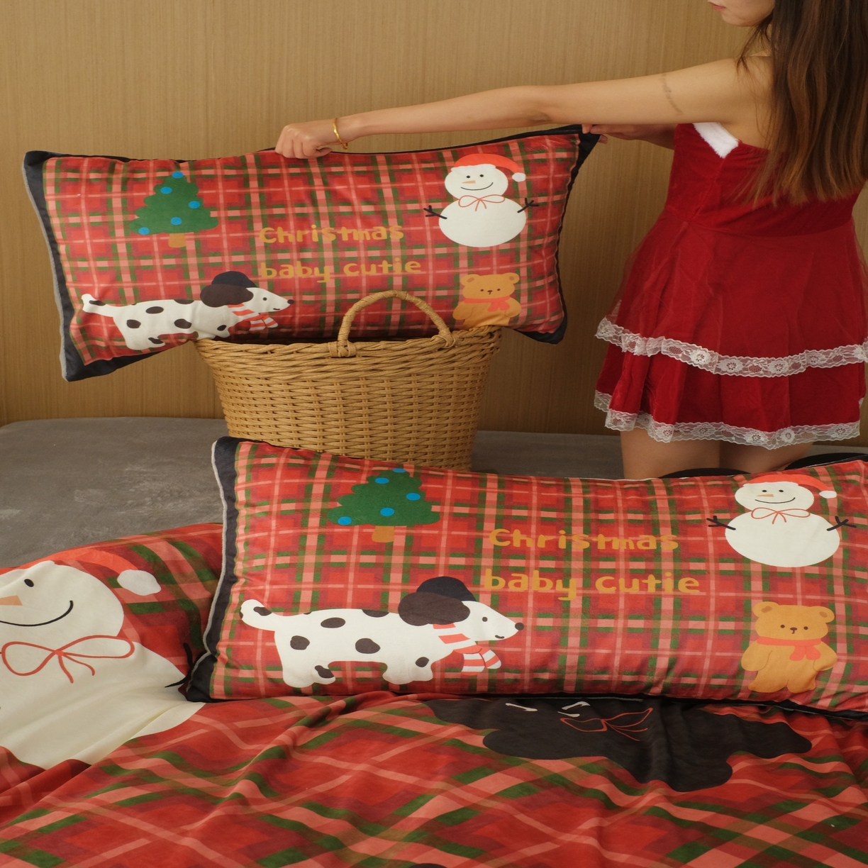 91家纺网 家纺一手货源 找家纺 （总）花沐家居 2025新款圣诞款牛奶绒四件套