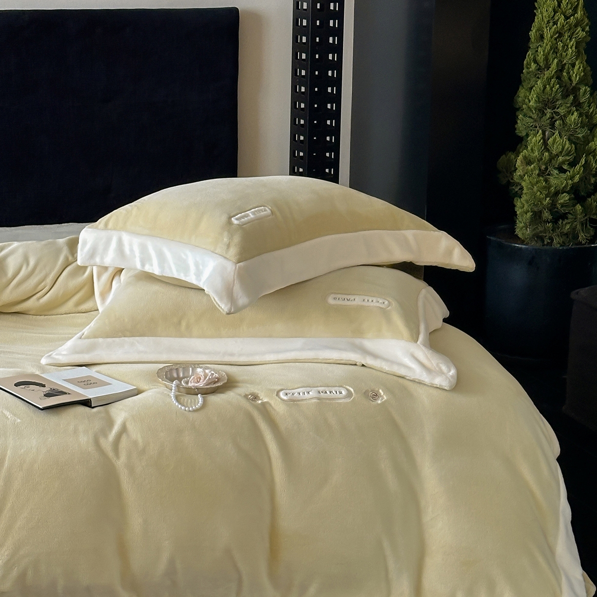 91家纺网 家纺一手货源 找家纺 JUICY 橘滋家纺 2025新款顶奢浪漫极简大拼角牛奶绒四件套-米兰庄园 （销售控价券后不低于398元 充值会员-20元） 米兰庄园-春日序曲