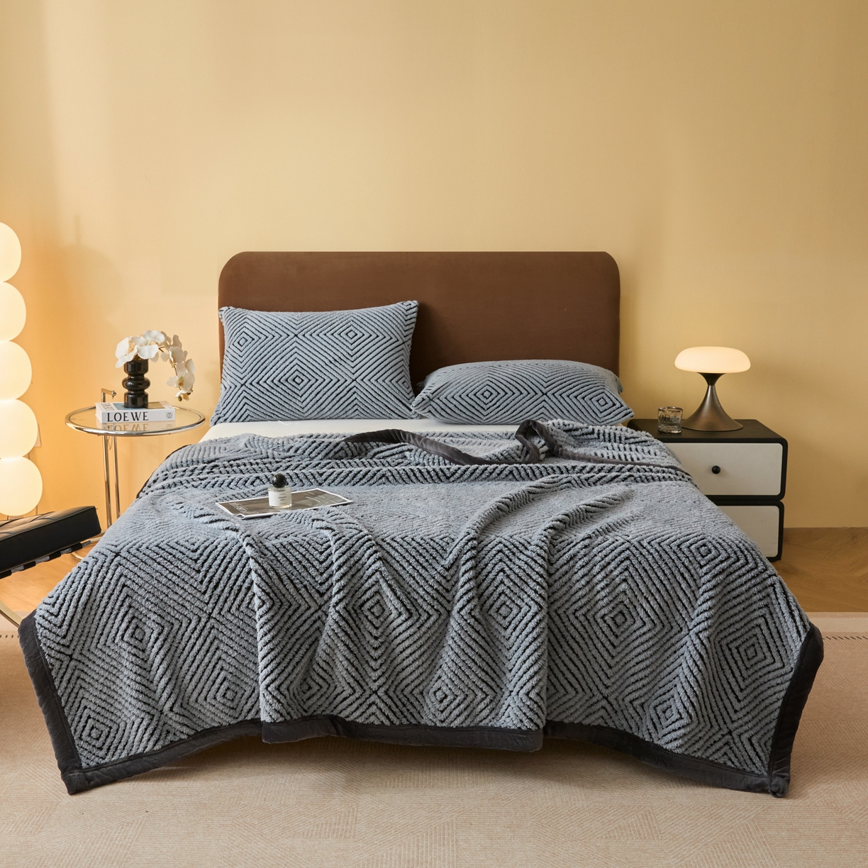 91家纺网 家纺一手货源 找家纺 （总）欧邦 2025新款轻奢暖阳绒提花双面绒单层毯毯子