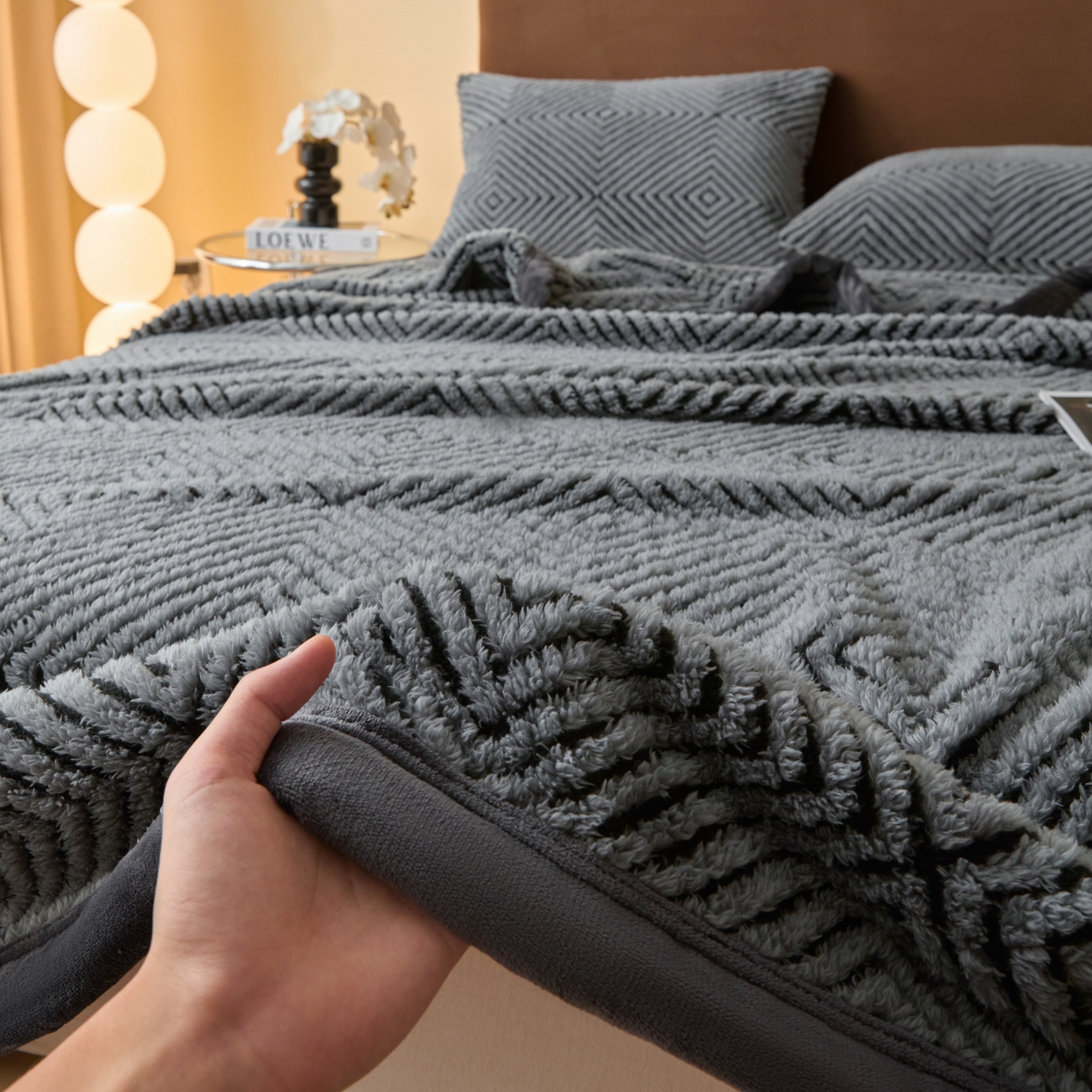 91家纺网 家纺一手货源 找家纺 欧邦 2025新款轻奢暖阳绒提花双面绒单层毯毯子 单层毯-慕斯灰