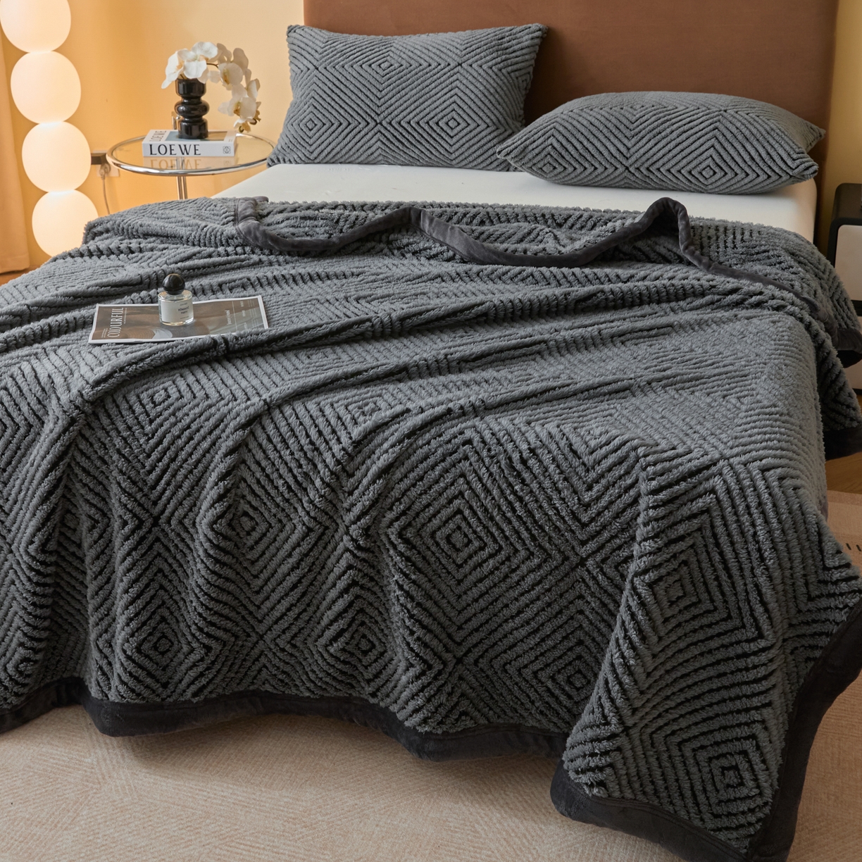 91家纺网 家纺一手货源 找家纺 欧邦 2025新款轻奢暖阳绒提花双面绒单层毯毯子 单层毯-慕斯灰