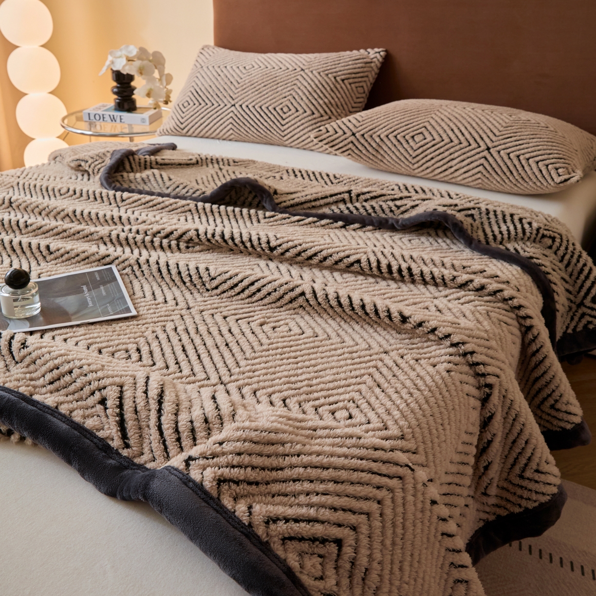 91家纺网 家纺一手货源 找家纺 欧邦 2025新款轻奢暖阳绒提花双面绒单层毯毯子 单层毯-檀木咖