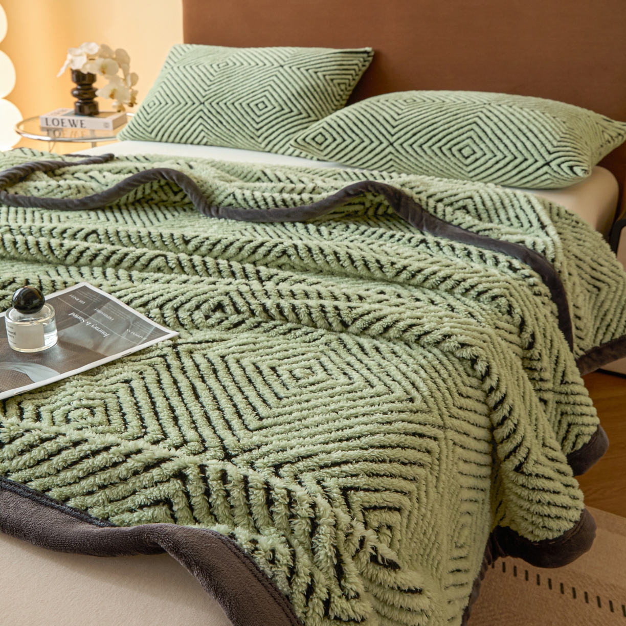 91家纺网 家纺一手货源 找家纺 欧邦 2025新款轻奢暖阳绒提花双面绒单层毯毯子 单层毯-青瓷绿