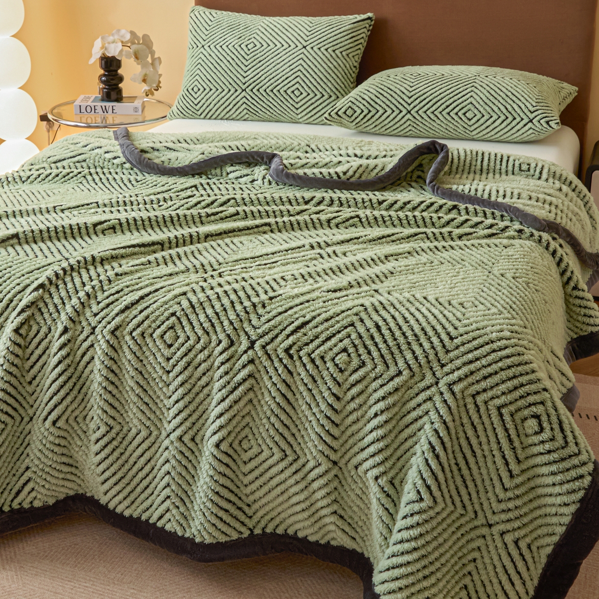 91家纺网 家纺一手货源 找家纺 欧邦 2025新款轻奢暖阳绒提花双面绒单层毯毯子 单层毯-青瓷绿