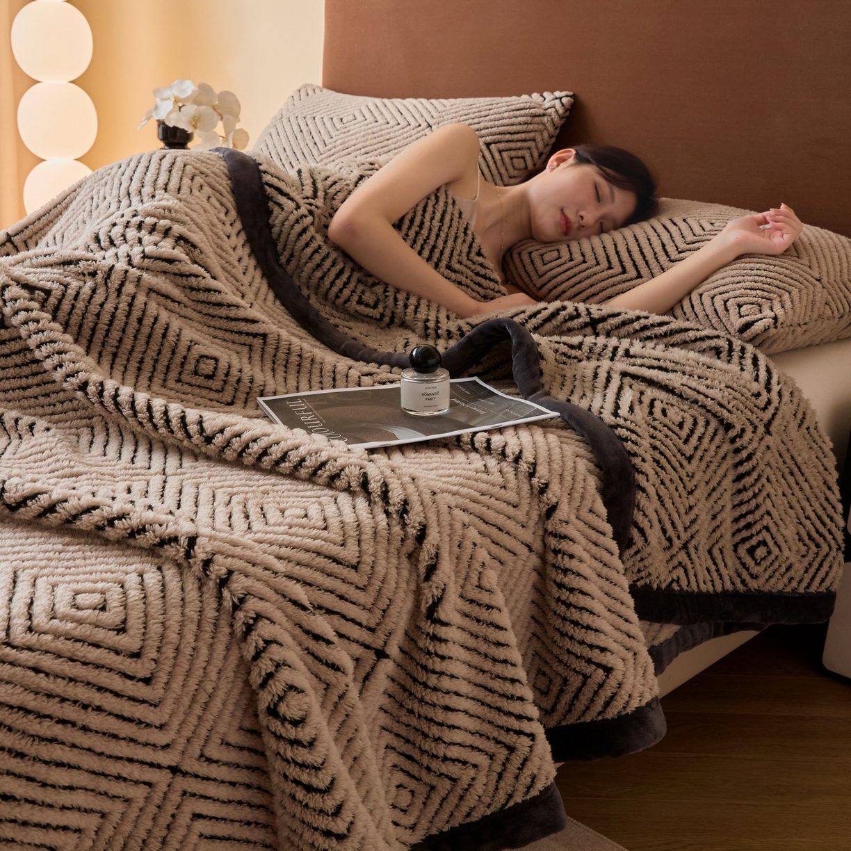 91家纺网 家纺一手货源 找家纺 欧邦 2025新款轻奢暖阳绒提花双面绒单层毯毯子 单层毯-檀木咖