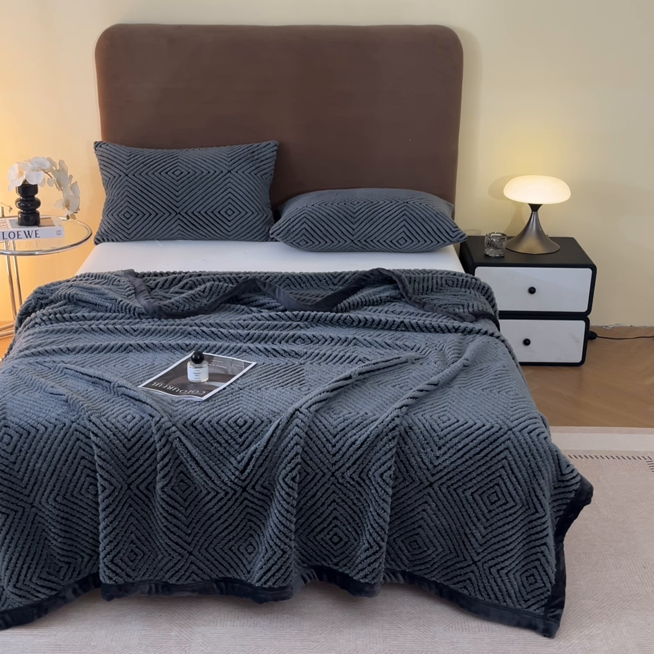 91家纺网 家纺一手货源 找家纺 欧邦 2025新款轻奢暖阳绒提花双面绒单层毯毯子 单层毯-慕斯灰