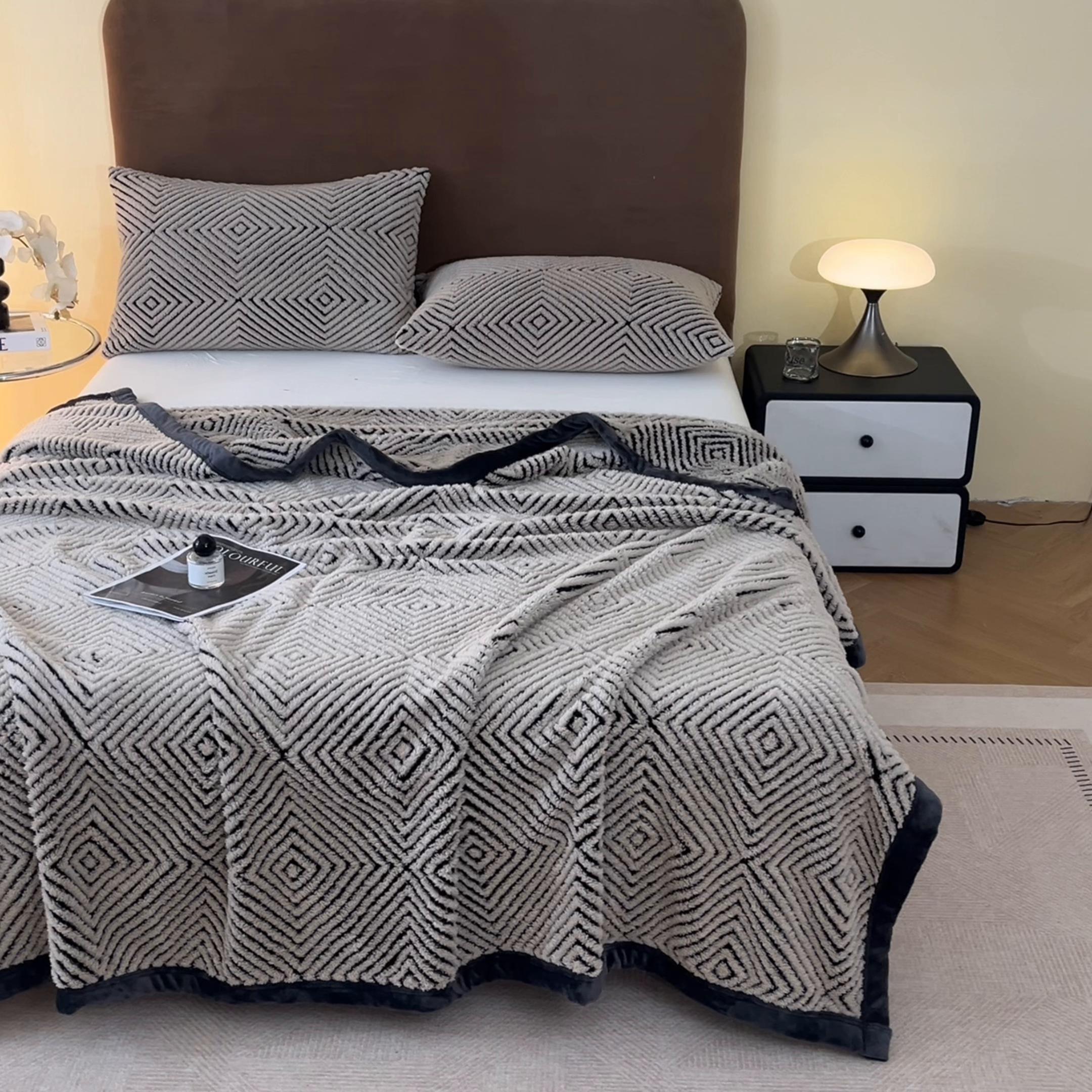 91家纺网 家纺一手货源 找家纺 欧邦 2025新款轻奢暖阳绒提花双面绒单层毯毯子 单层毯-檀木咖