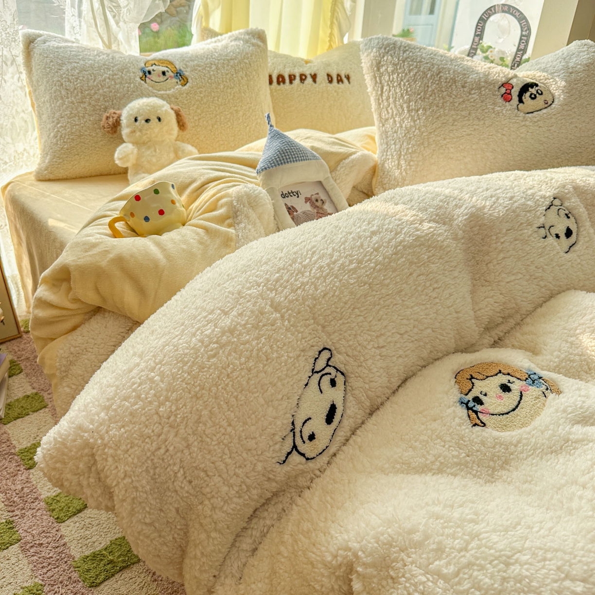 91家纺网 家纺一手货源 找家纺 颜选 2025新款卡通羊羔绒四件套 小新世界