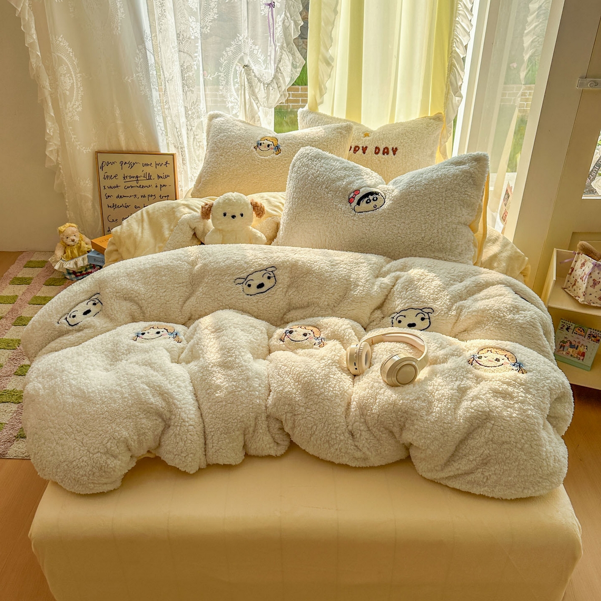 91家纺网 家纺一手货源 找家纺 颜选 2025新款卡通羊羔绒四件套 小新世界