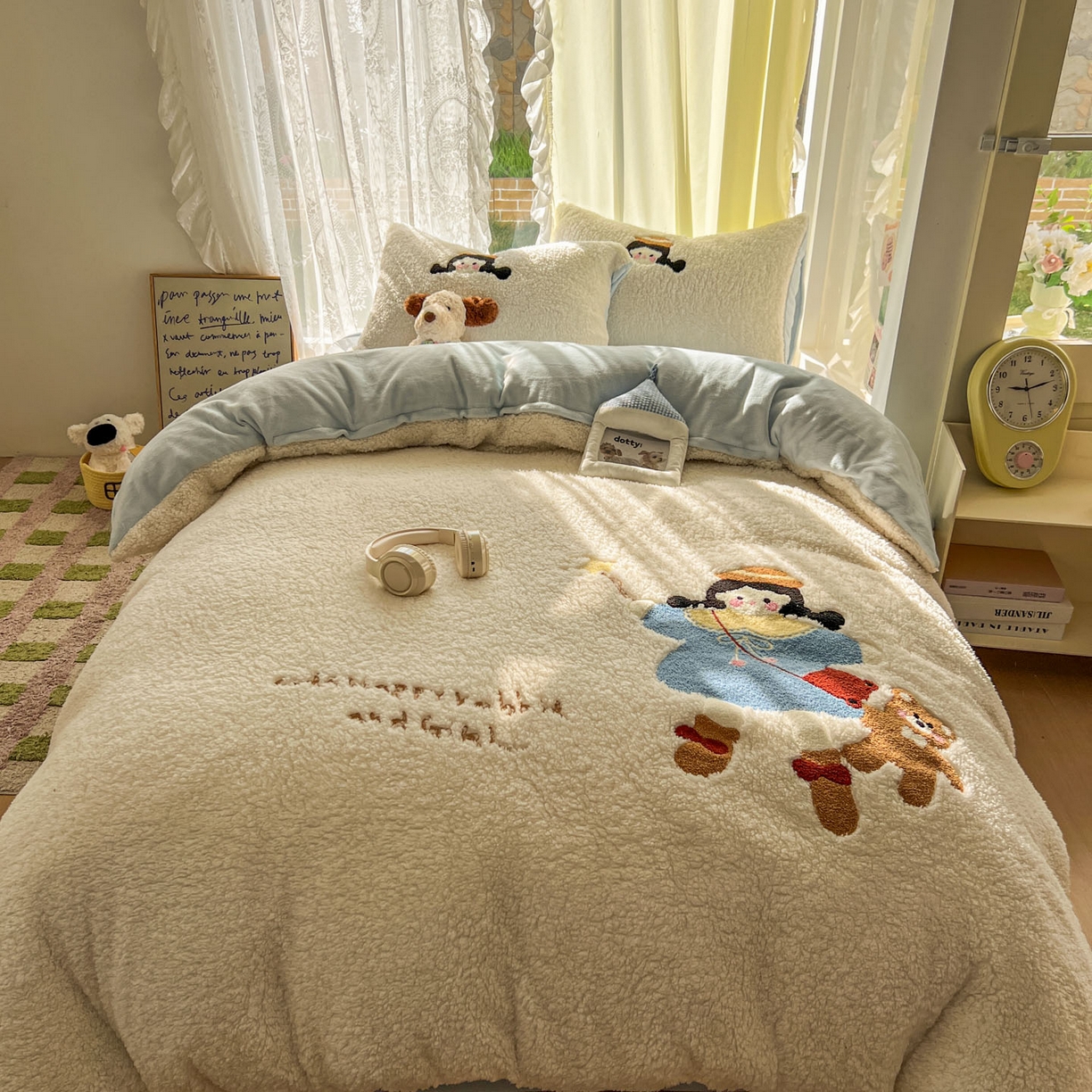 91家纺网 家纺一手货源 找家纺 颜选 2025新款卡通羊羔绒四件套 小女孩